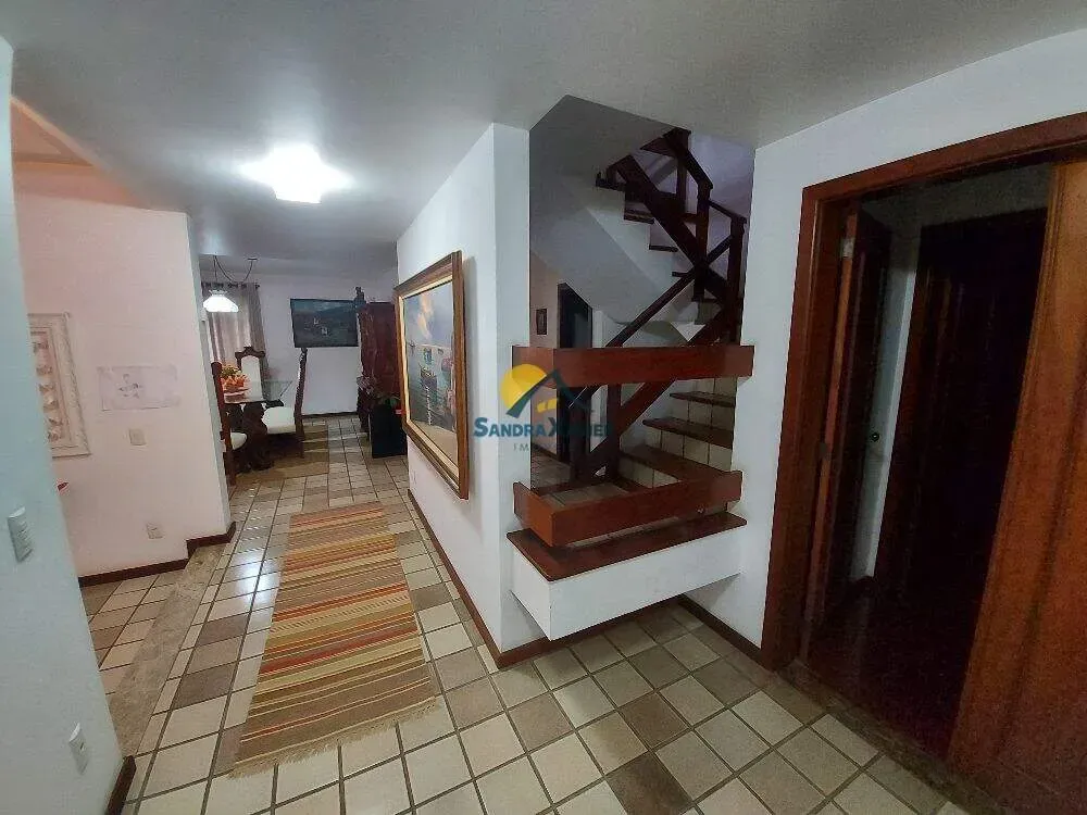 House with 4 bedrooms and 5 bathrooms for rent — photo 5