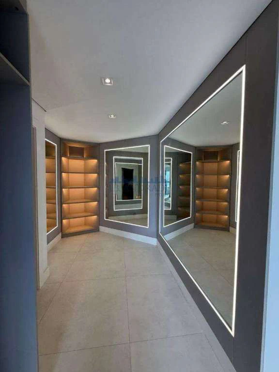 Furnished house with 4 en-suite bedrooms and 993 m² — photo 21