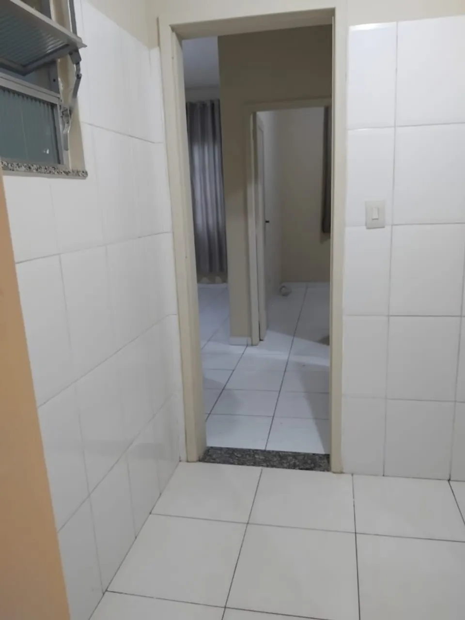 1-bedroom apartment with a glass shower enclosure — photo 8