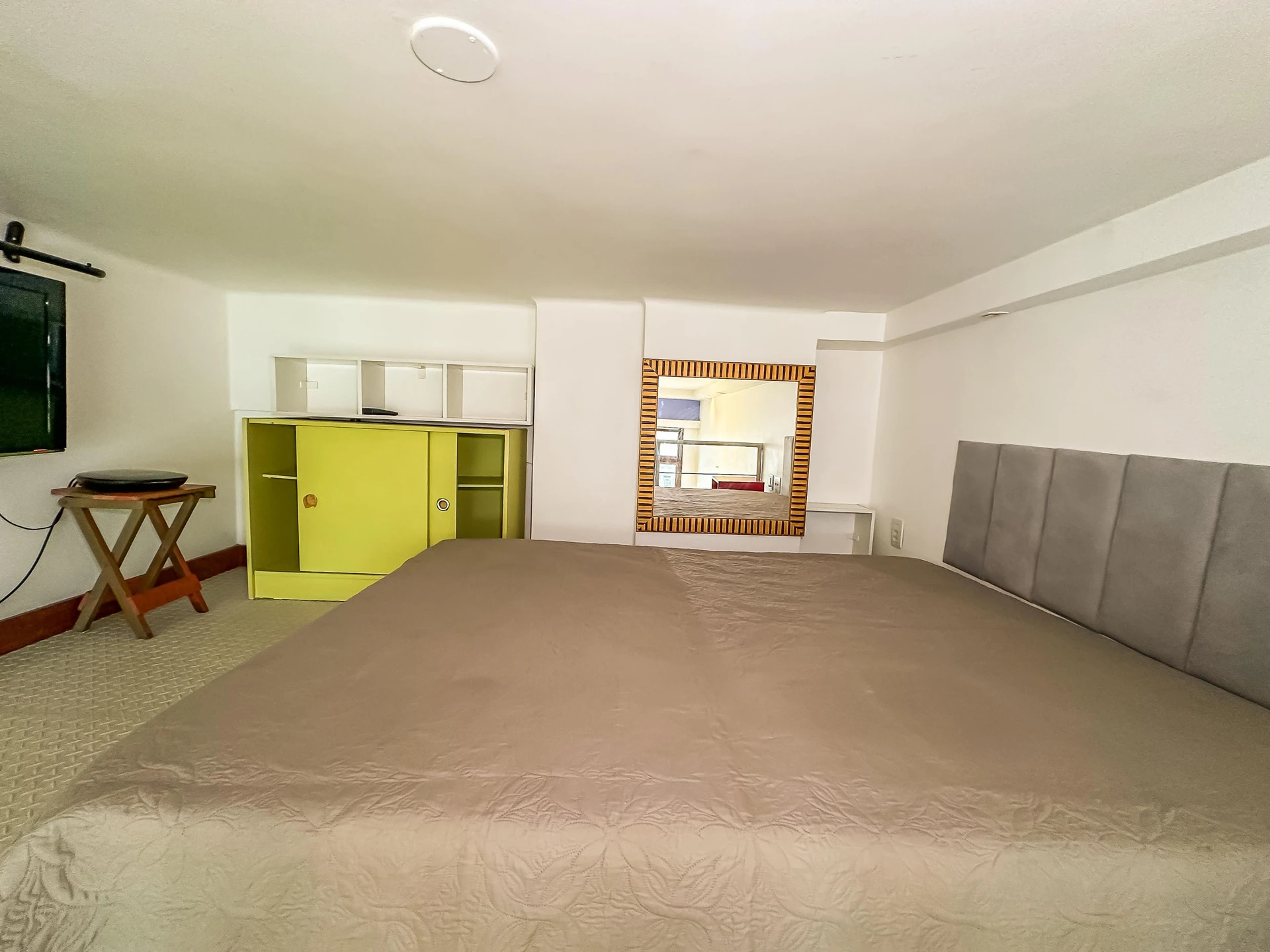 Furnished studio, 30 m², with floor-to-ceiling windows — photo 20