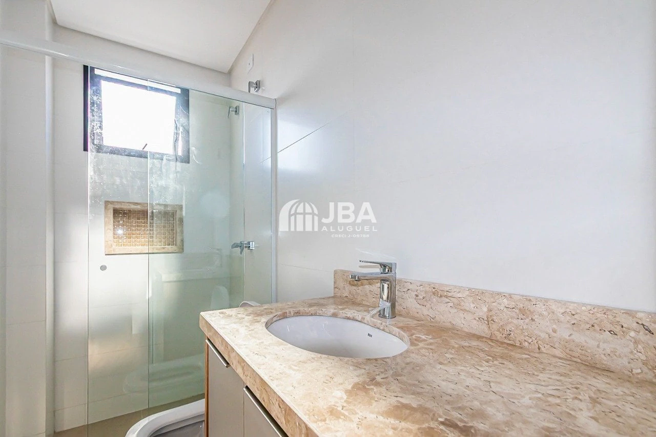 3-bedroom apartment, 1 with its own bathroom, 105 m² — photo 17