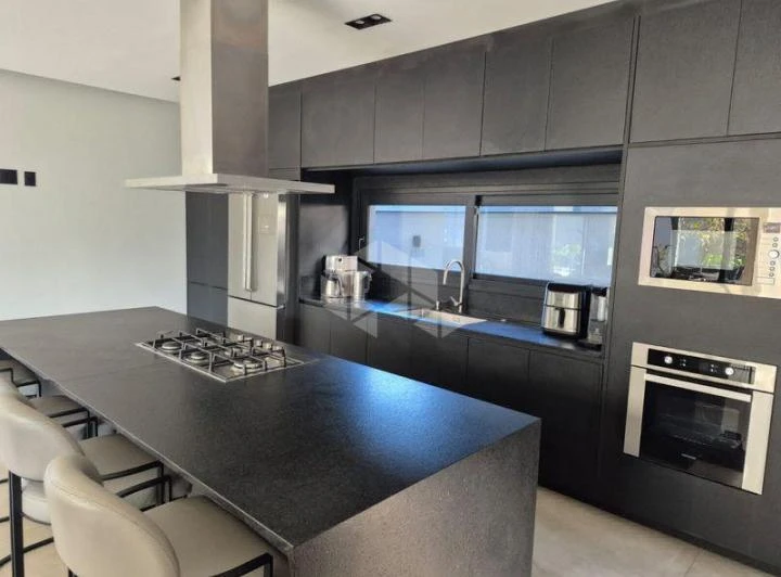 Casa de 5 suites con cocina abierta y 4 plazas de parking — photo 2