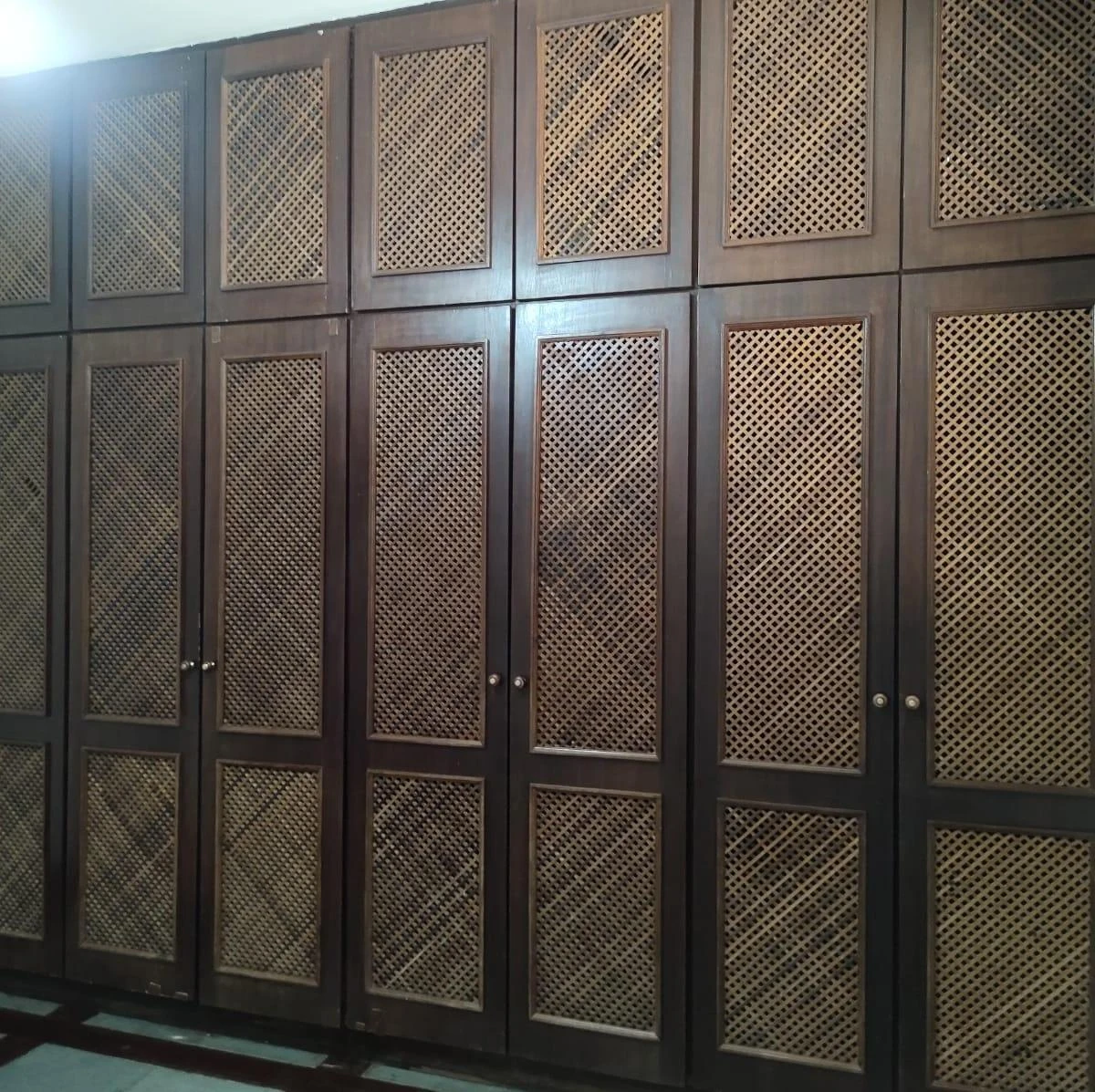 Casa térrea sem mobília com 4 quartos e 6 banheiros — photo 38