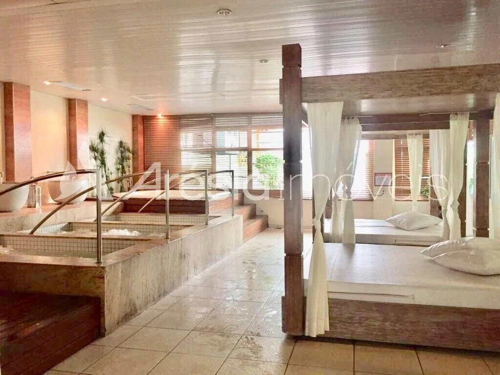 Furnished 3-bedroom apartment with glassed-in balcony — photo 23