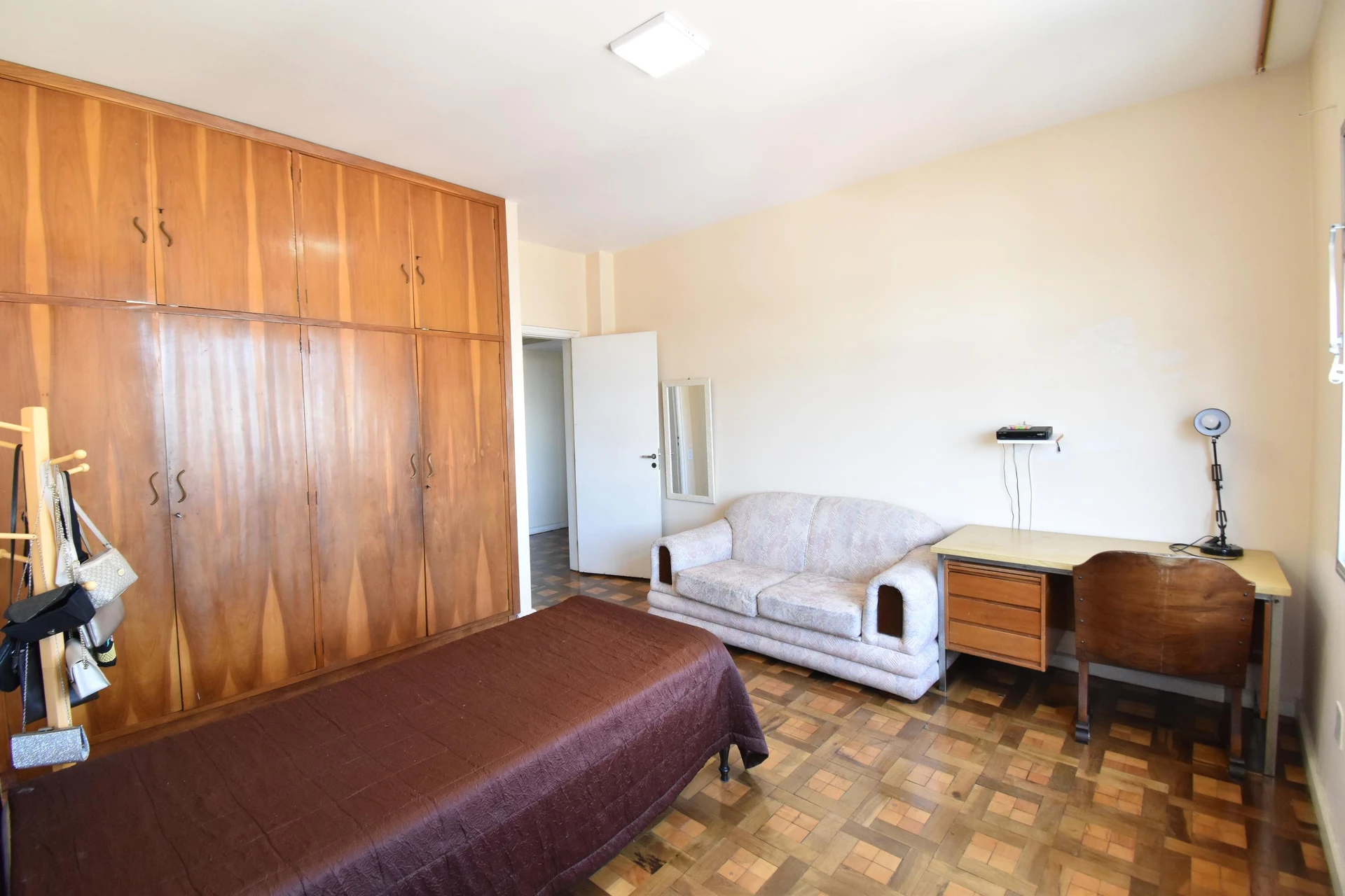 Bañera y 3 dormitorios: departamento de 219 m² — photo 26