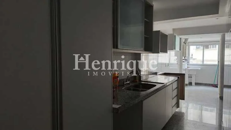 4-bedroom 4-bath apartment with a glassed-in balcony — photo 12
