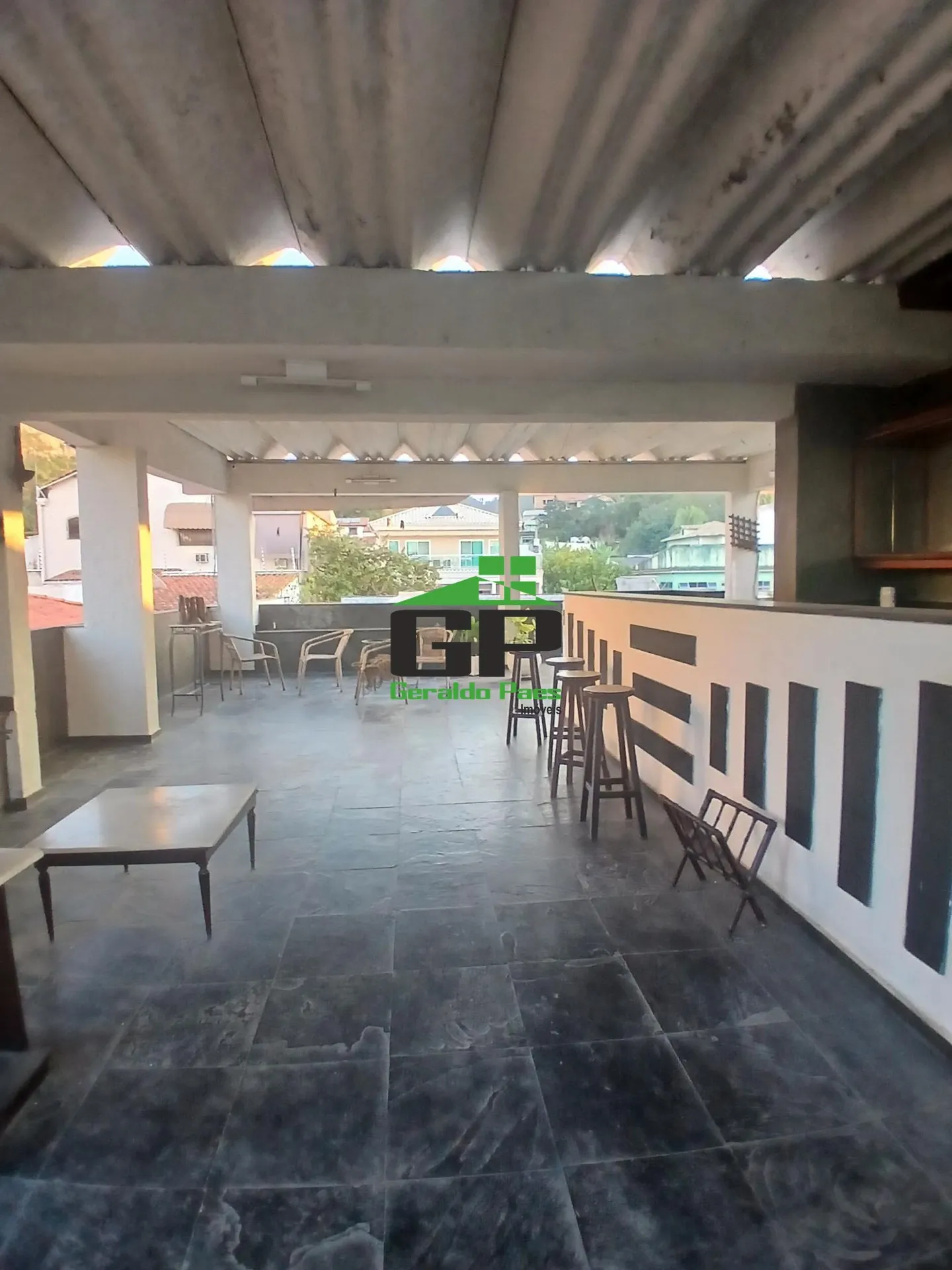 Casa de 349 m² com varanda gourmet e jardim — photo 48