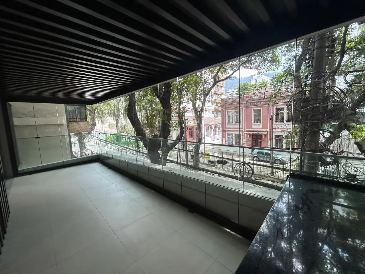 4-bedroom apartment in a building with a sauna — photo 10