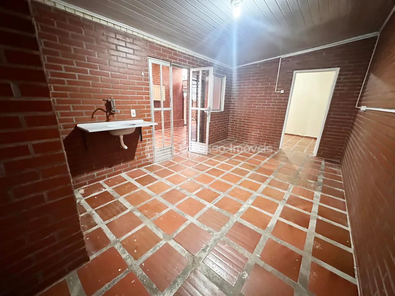 2-bedroom house with gas water heater — photo 6