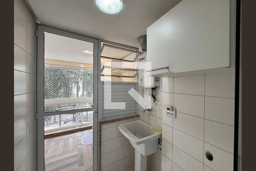 2-bedroom 87 m² apartment with parking and enclosed balcony — photo 32