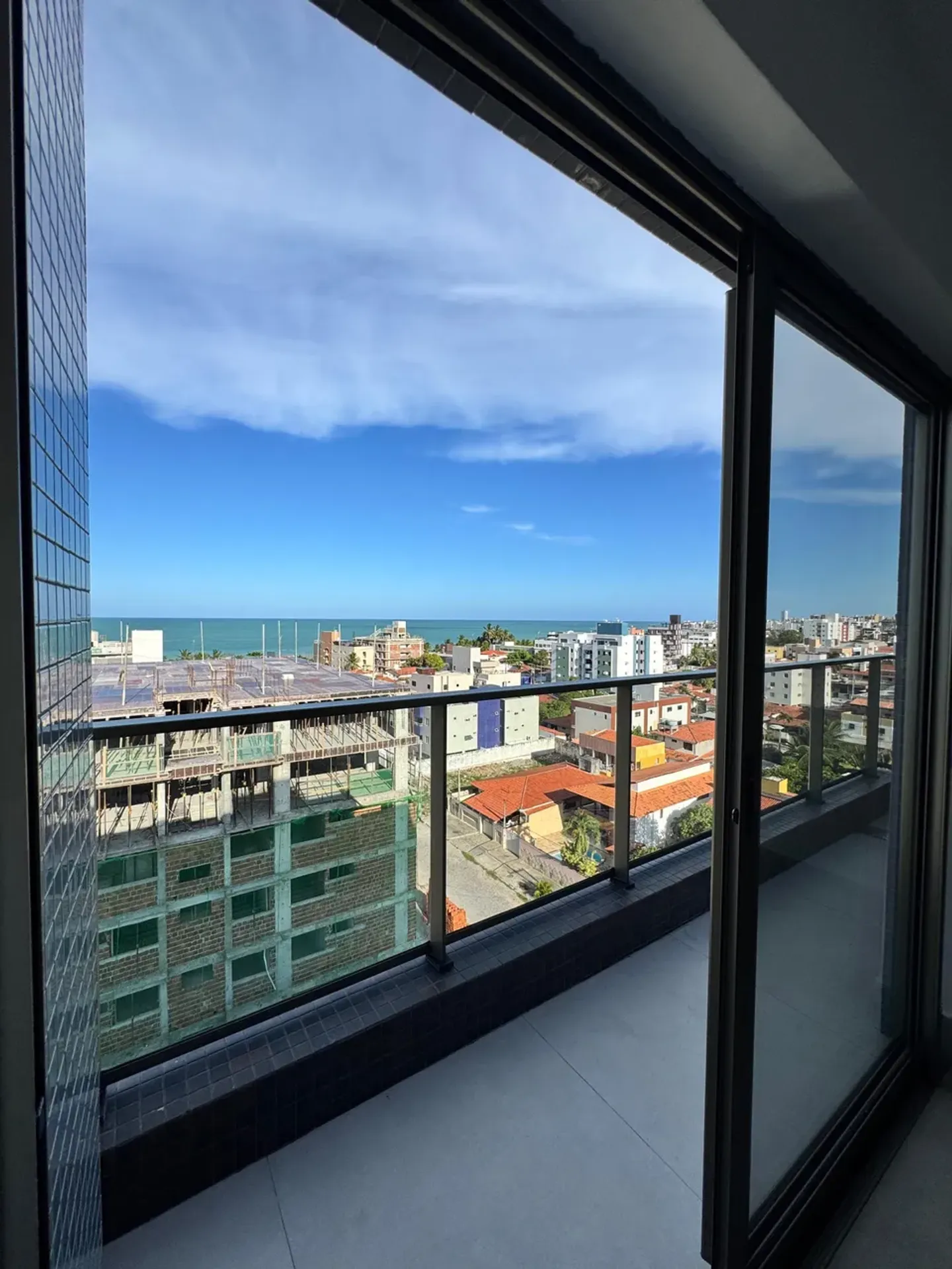 Квартира 145 м² з 4 спальнями-сюїтами та паркуванням — photo 22