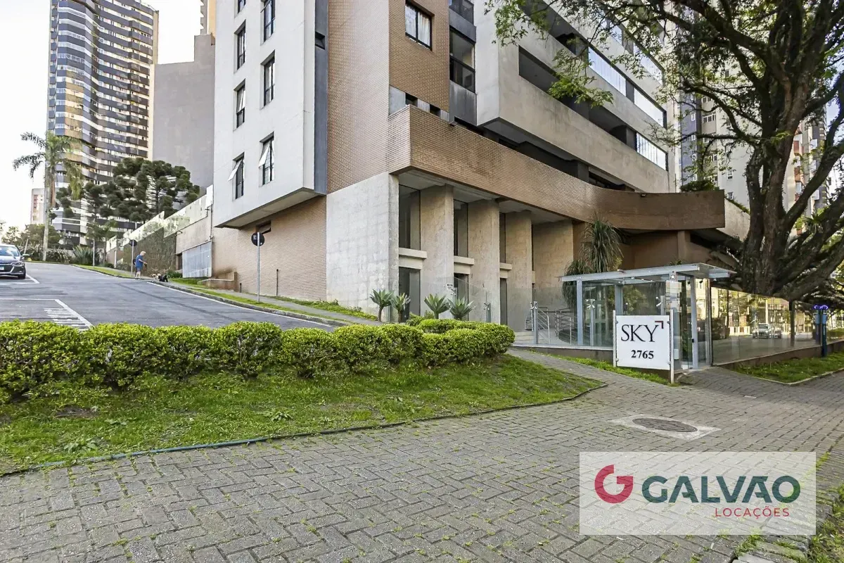 Apartment on the 6th floor with a glass-enclosed balcony — photo 7