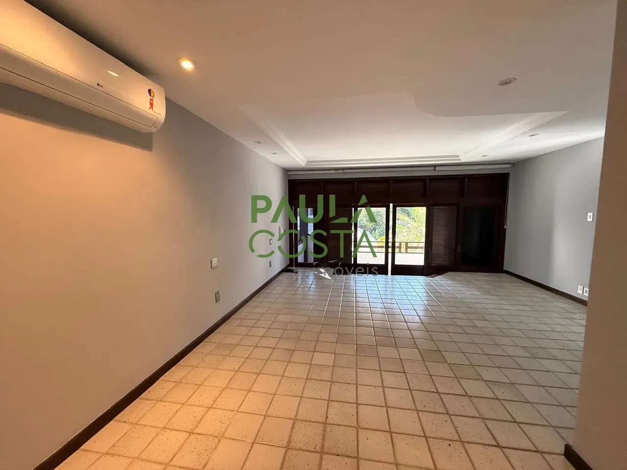 Furnished house with 5 bedrooms and 756 m² plus 4 parking — photo 24