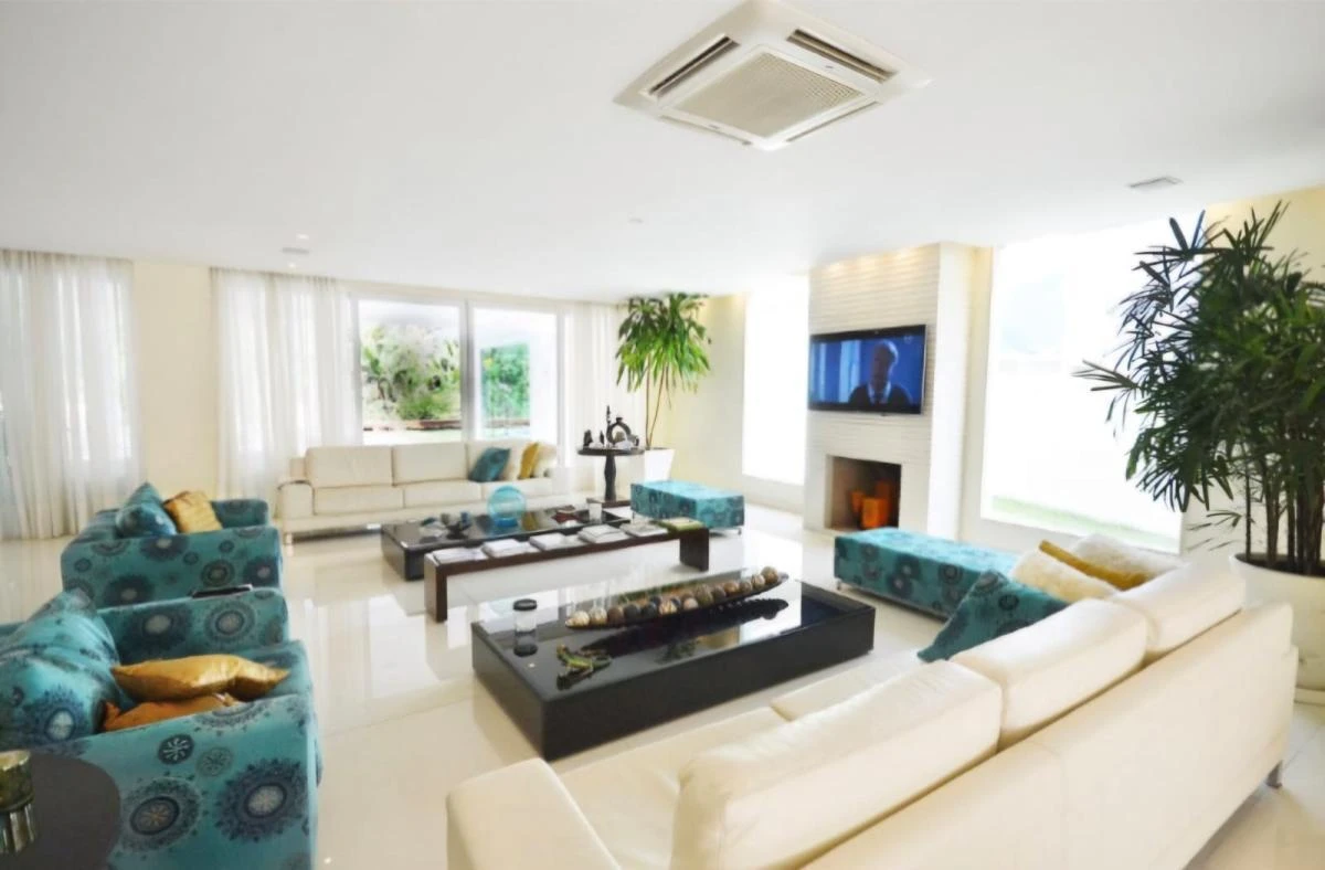 Condo house with 5 en-suite bedrooms and 1300 m²