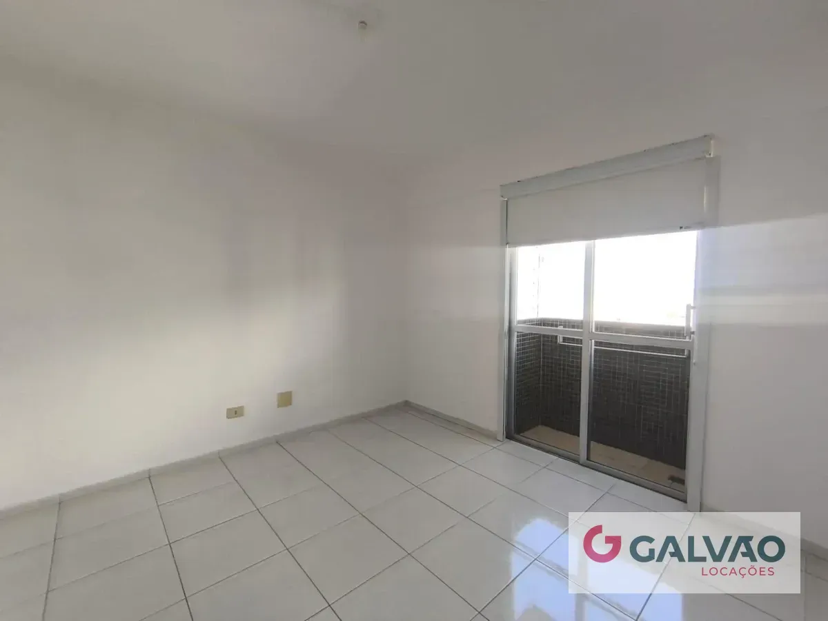 1-bedroom apartment with 70 m² and city views — photo 8