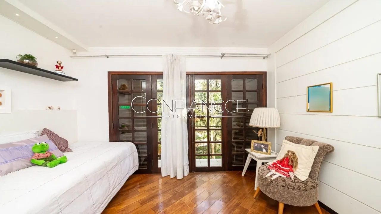 House with 4 en-suite bedrooms and private garden — photo 14