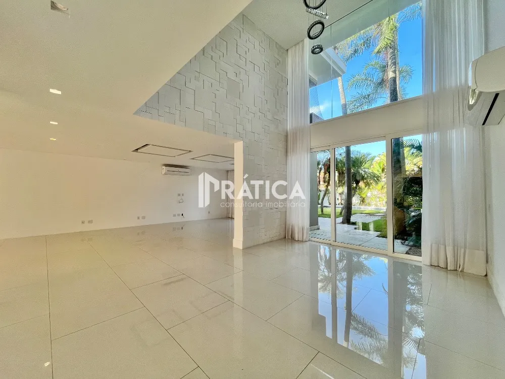 House with 5 bedrooms and an open-plan kitchen — photo 30