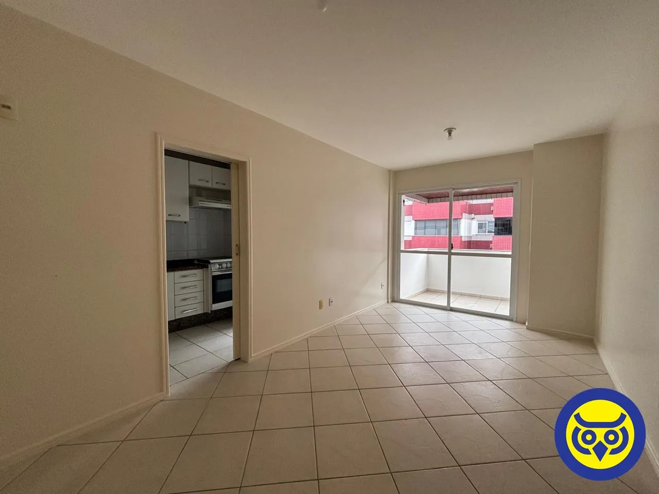 Apartment on the 5th floor with a grill on the balcony