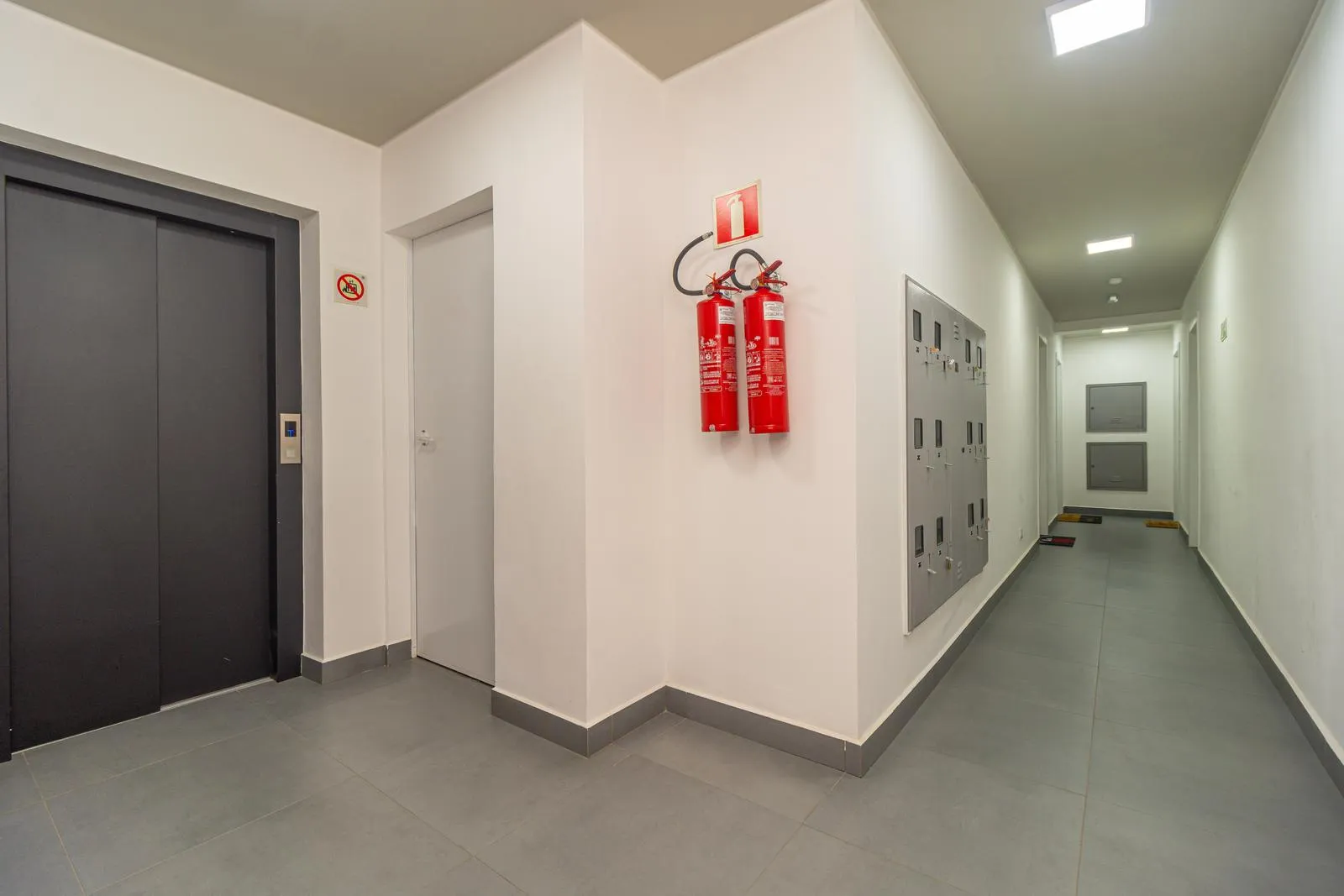 1-bedroom apartment with an open kitchen, 42 m² — photo 21