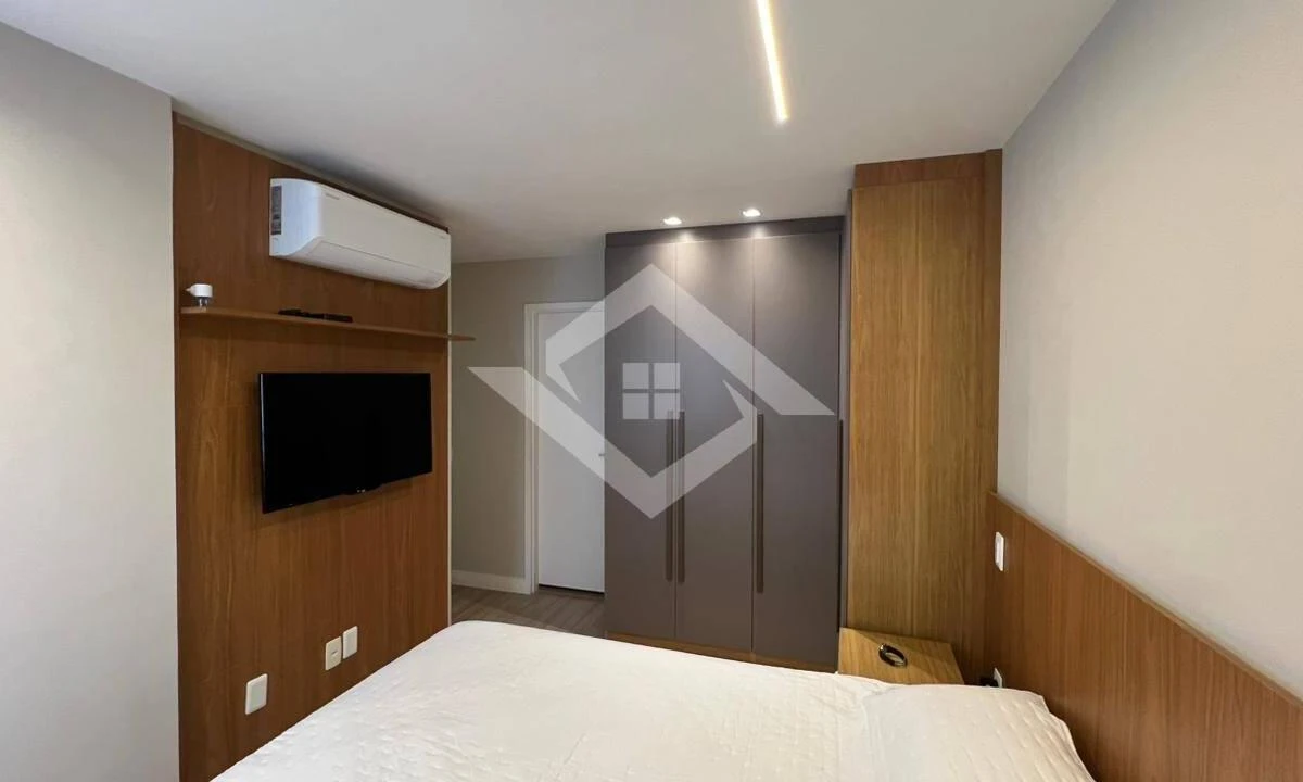 Furnished 2-bedroom apartment with glassed balcony — photo 7