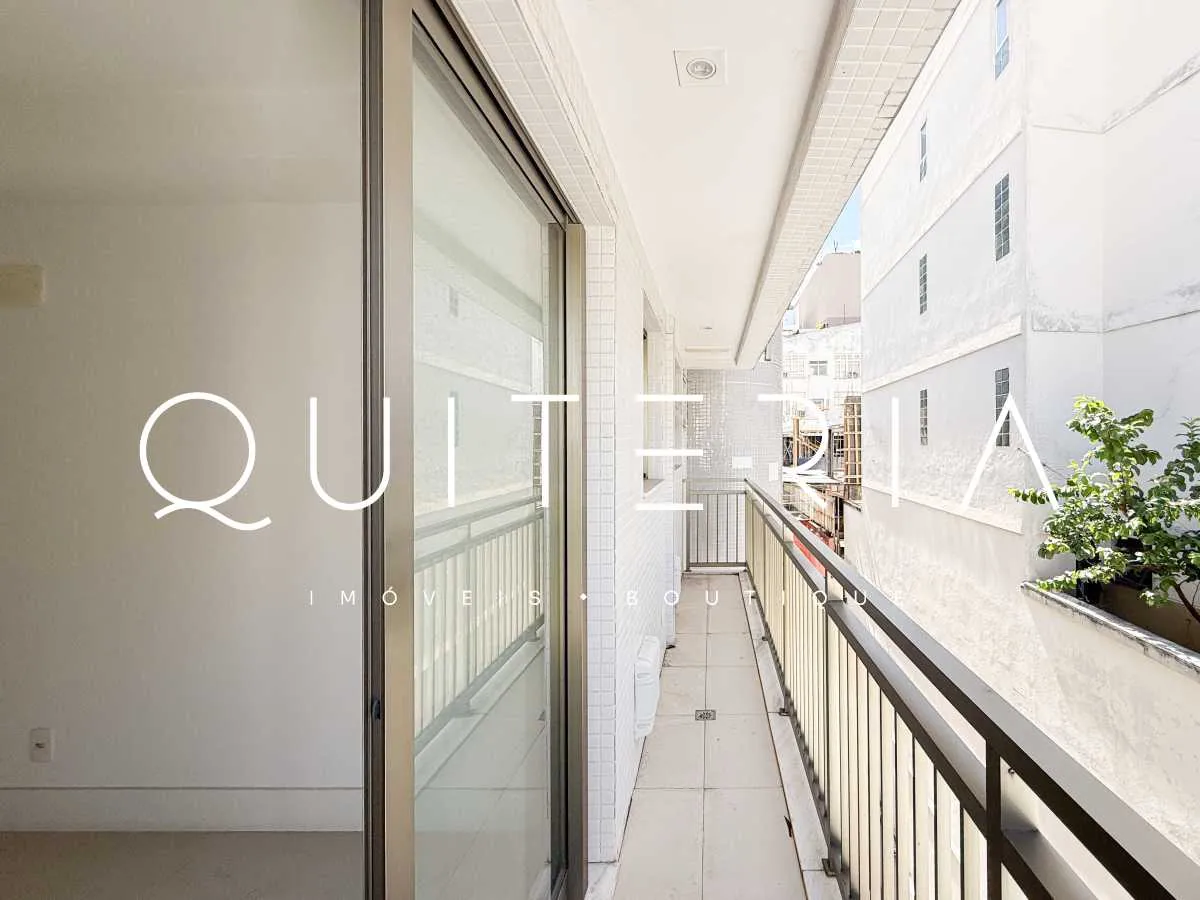 Apartamento com 3 quartos e varanda de vidro — photo 22