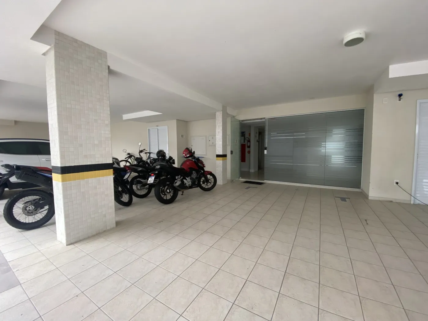 Apartamento en planta baja con 4 dormitorios y 3 suites — photo 30