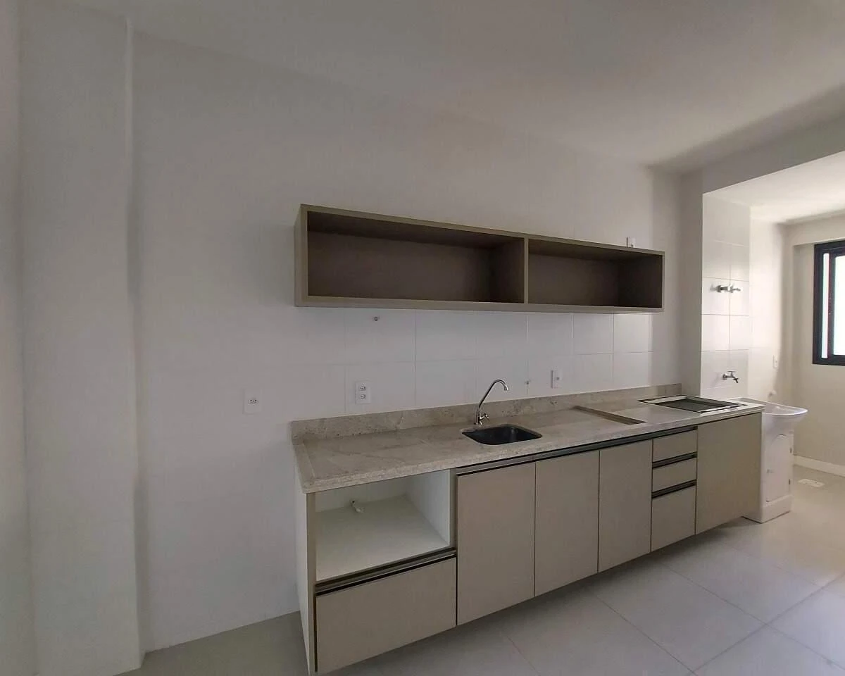 One-bedroom apartment with a grill on the balcony — photo 27
