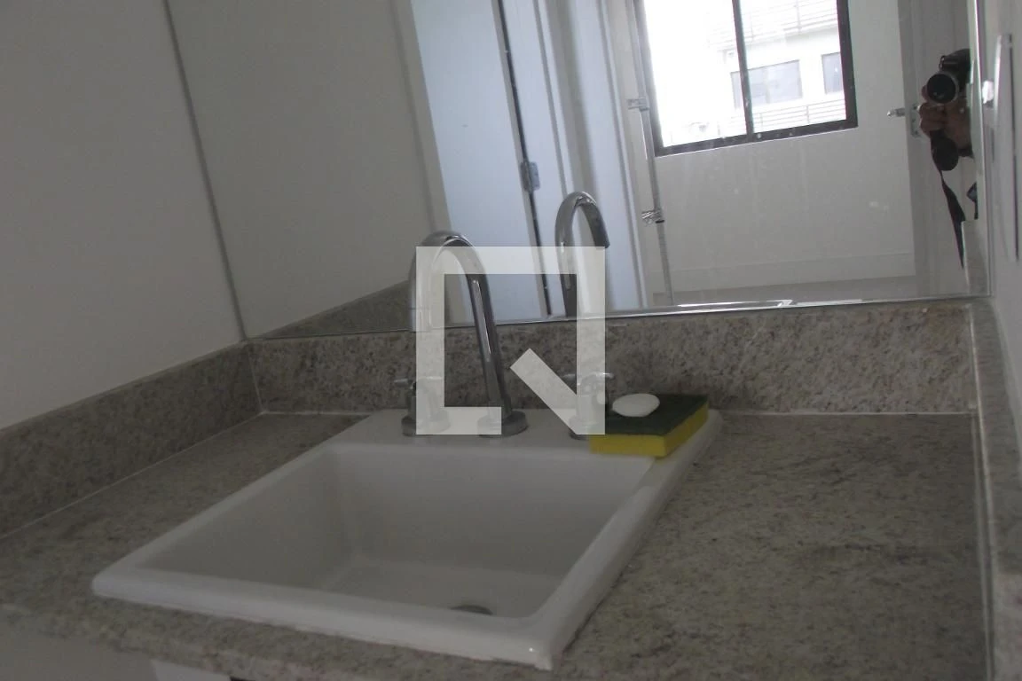 One-bedroom apartment in a building with a gym — photo 26
