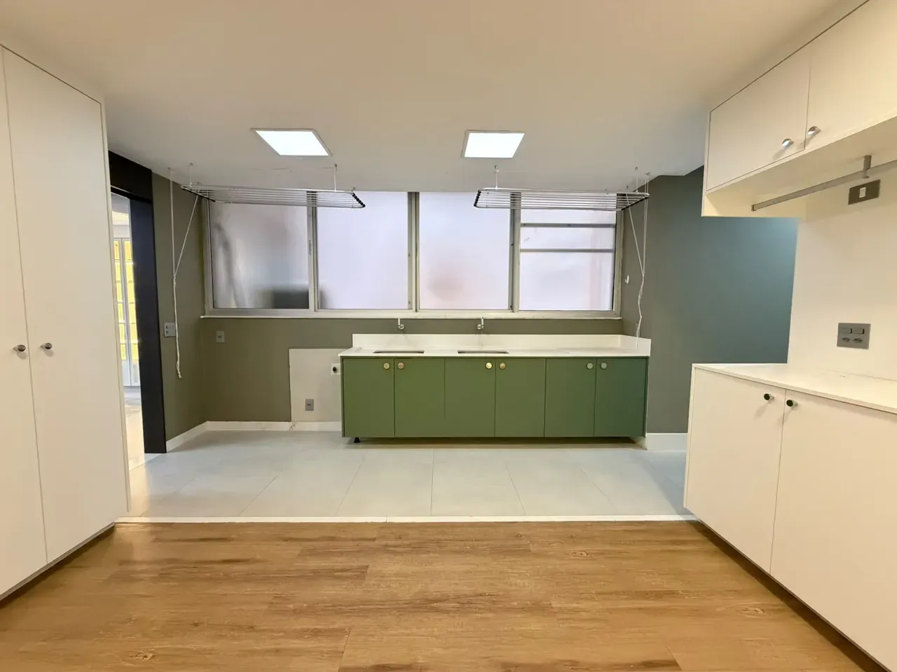 Apartamento de 465 m² com vista para a água e banheira — photo 11