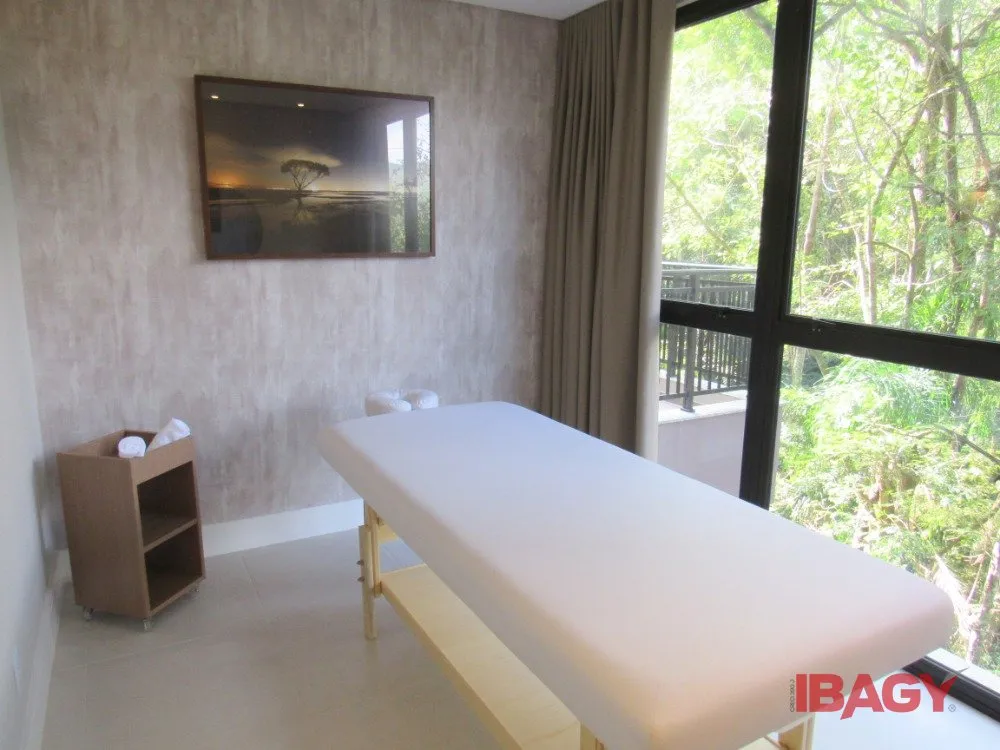 2-bedroom apartment in a building with a sauna — photo 41