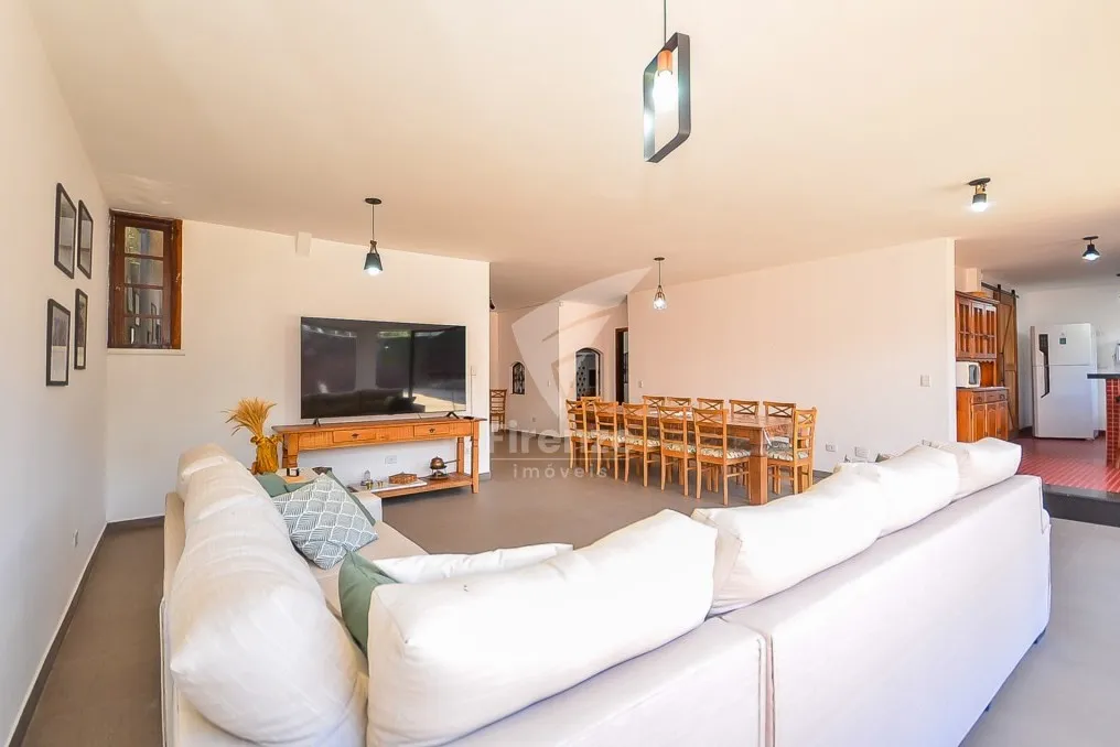 424 m² house with 3 en-suite bedrooms and 4 parking spots — photo 64