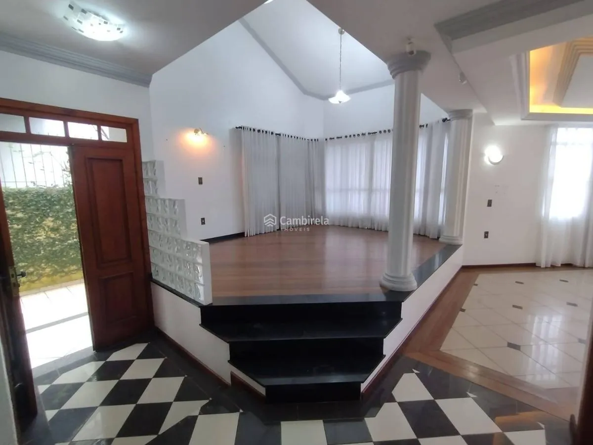 House with 4 bedrooms and 311 m² with 2 en-suites — photo 15