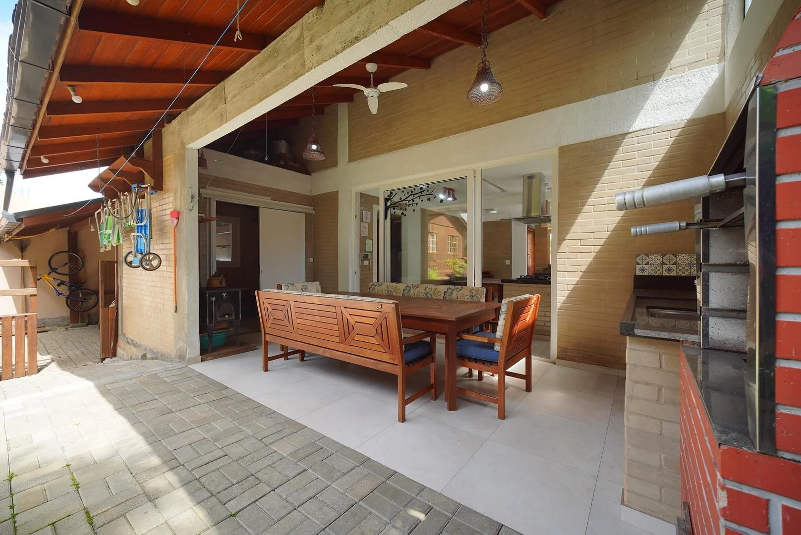House with 2 bedrooms, 2 bathrooms and private garden — photo 21
