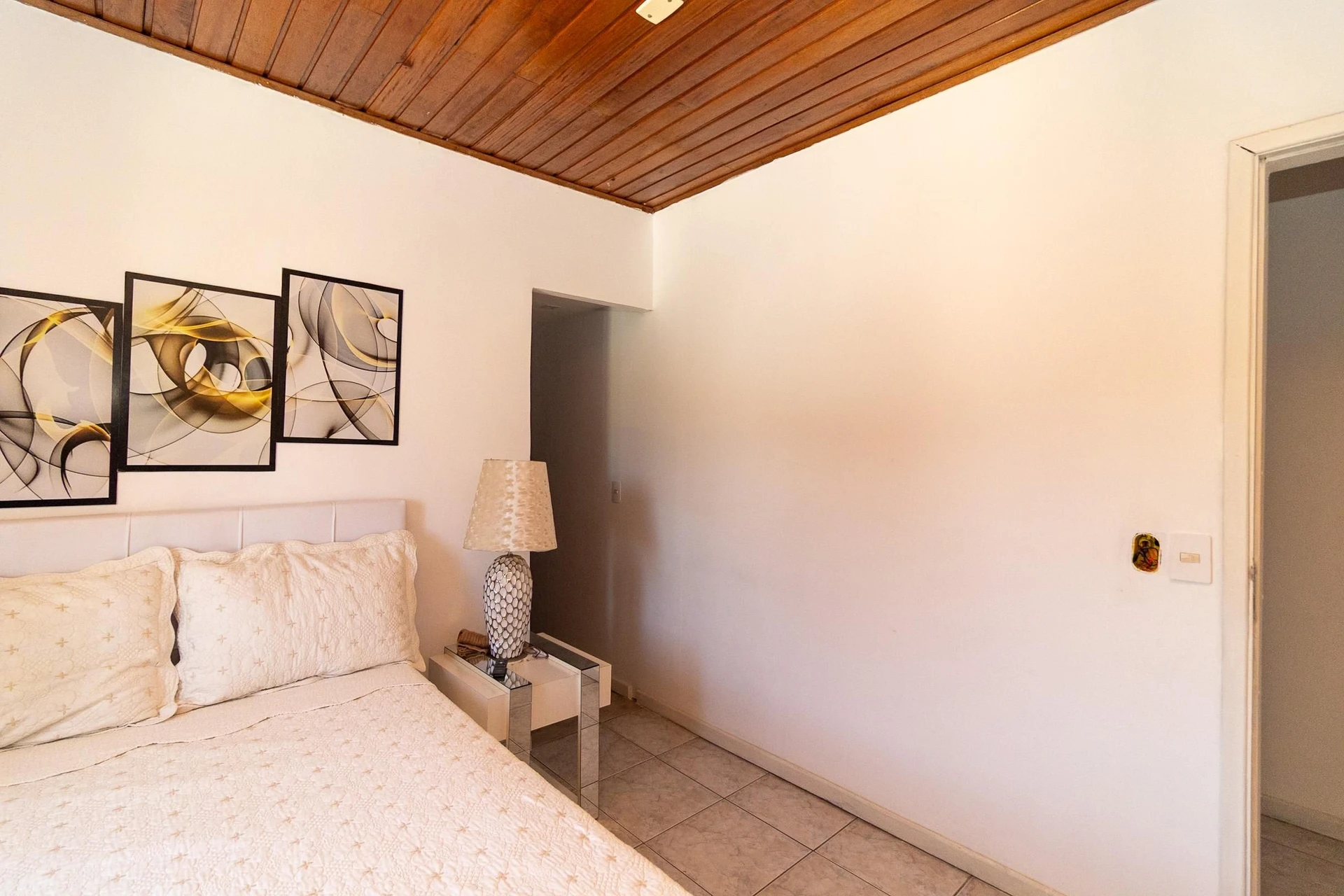Furnished 4-bedroom apartment with balcony and desk area — photo 25