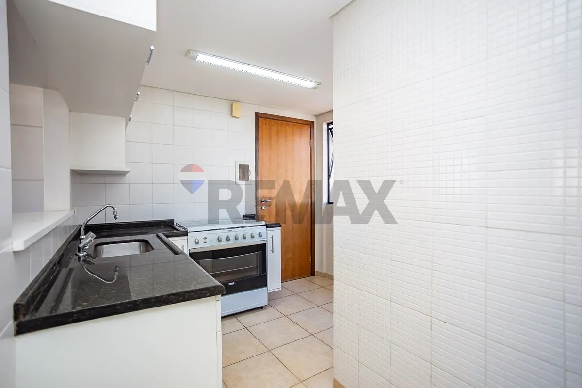 2-bedroom 107 m² apartment on the 10th floor with garden