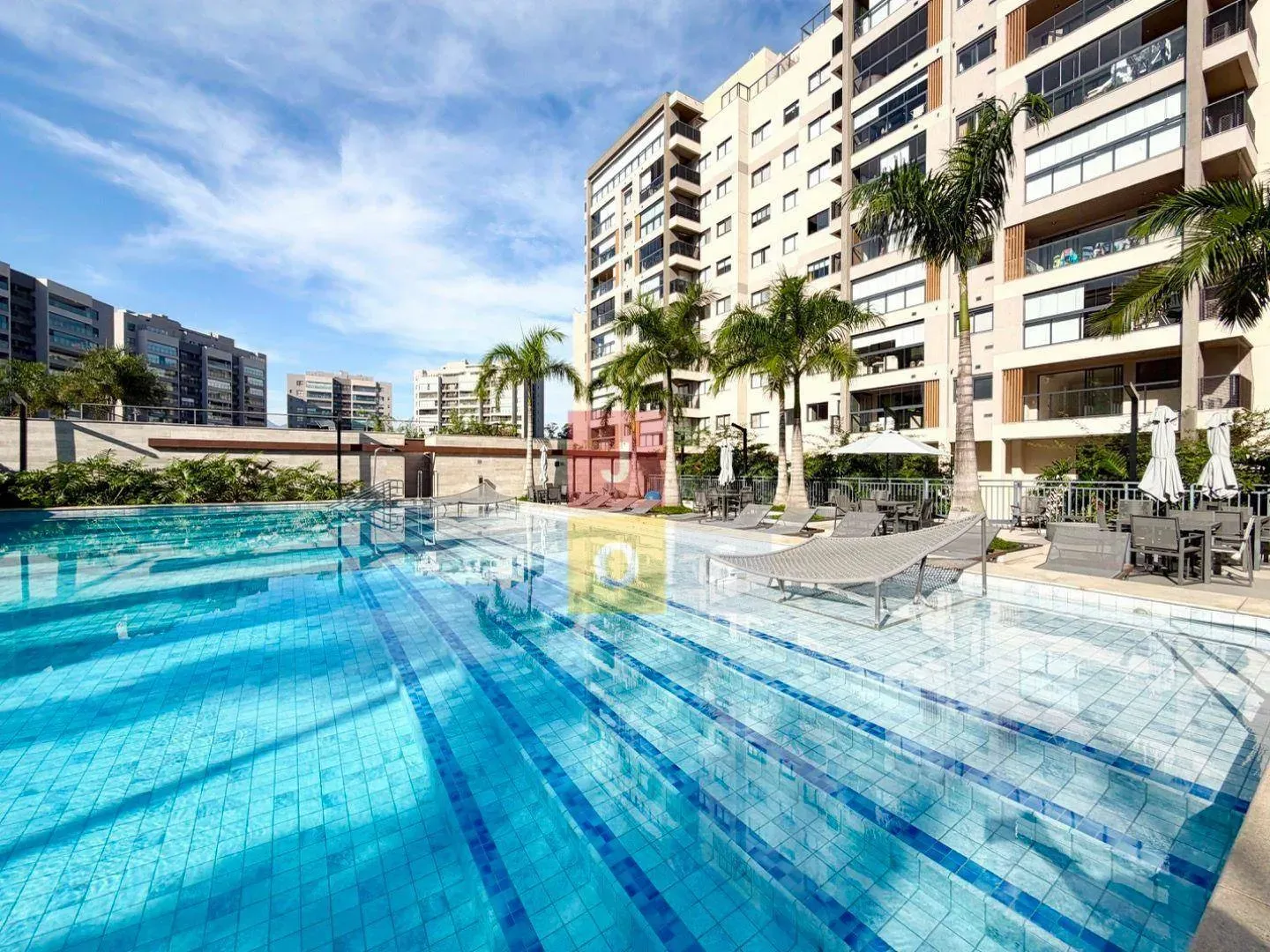 80 m² apartment with 2 bedrooms and a glass balcony — photo 65