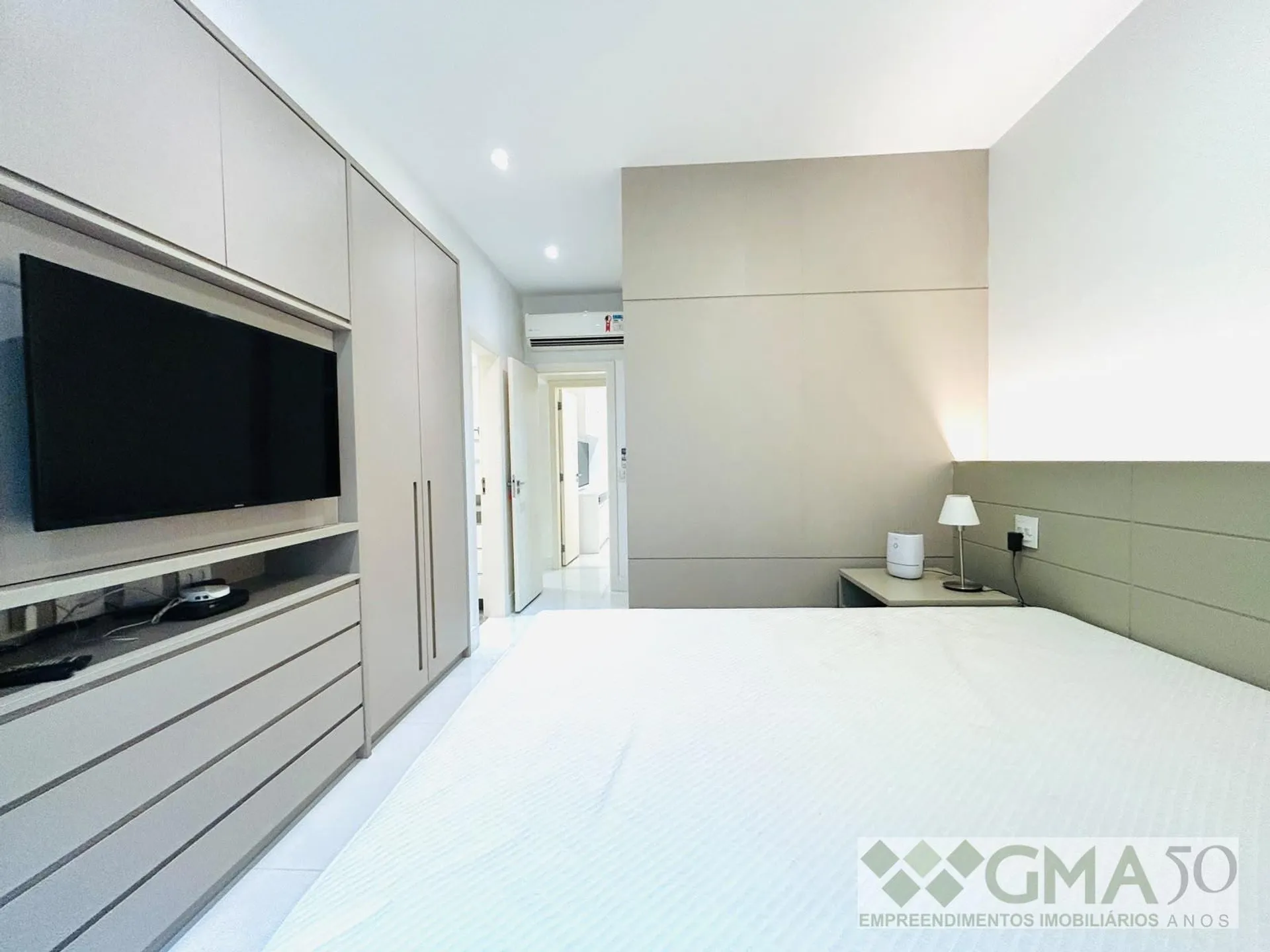 Washing machine in a 3-bedroom apartment, 130 m² — photo 4