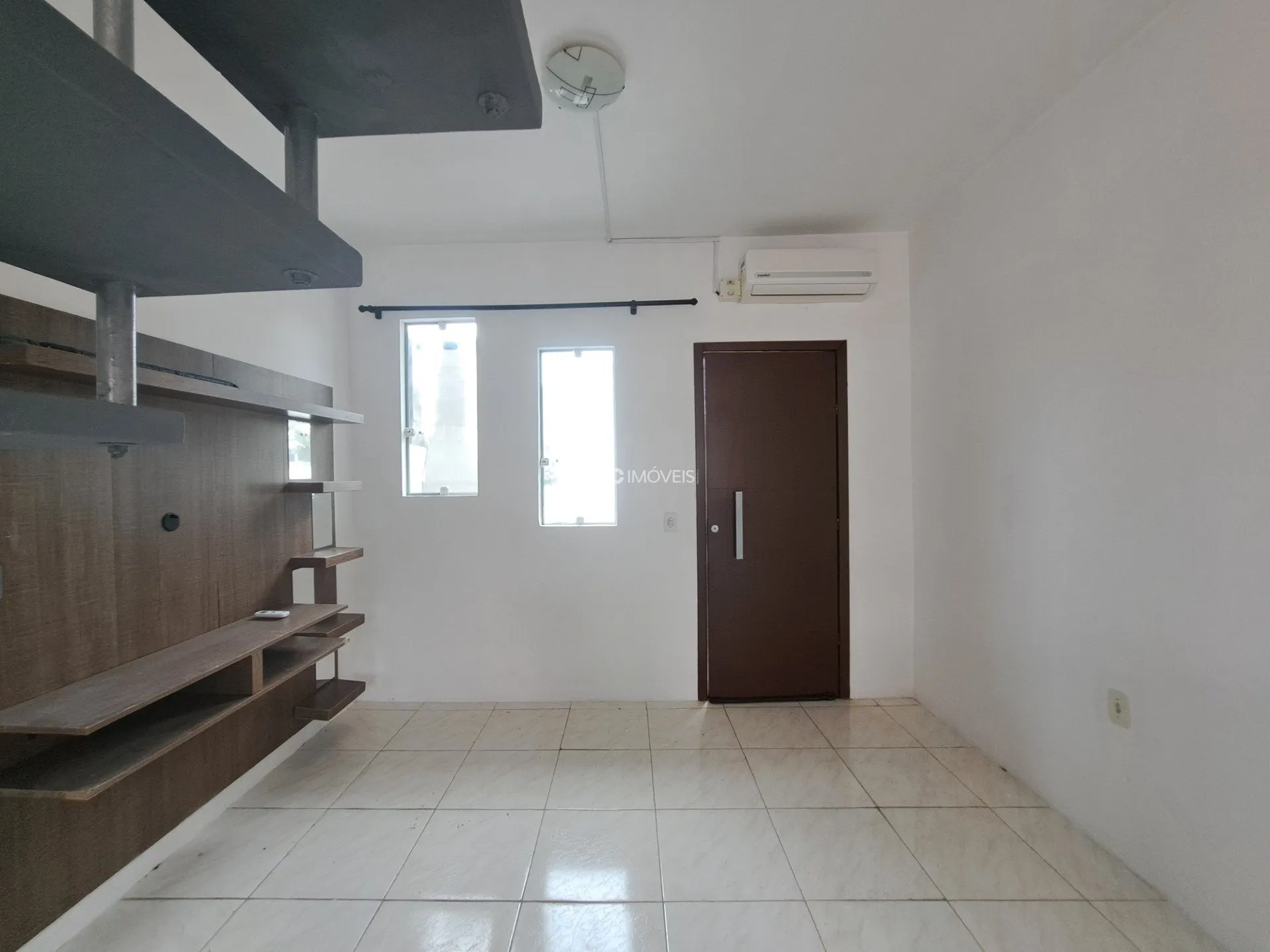 Будинок 84 м² з 2 спальнями та кухнею відкритого планування — photo 5