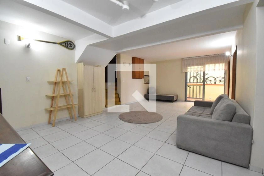House, 280 m², with a home office