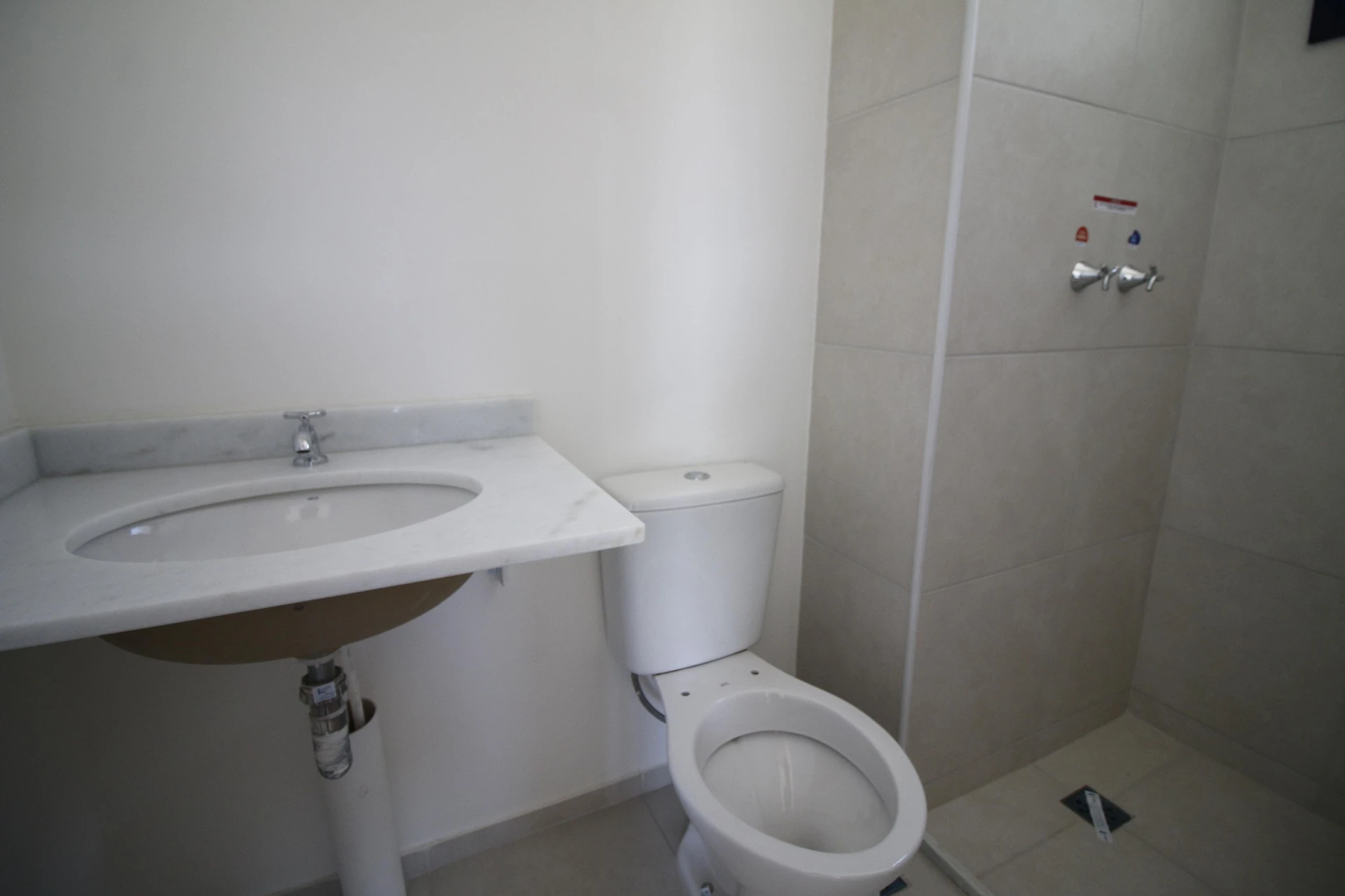 Unfurnished apartment with 2 bedrooms and 1 bathroom — photo 13