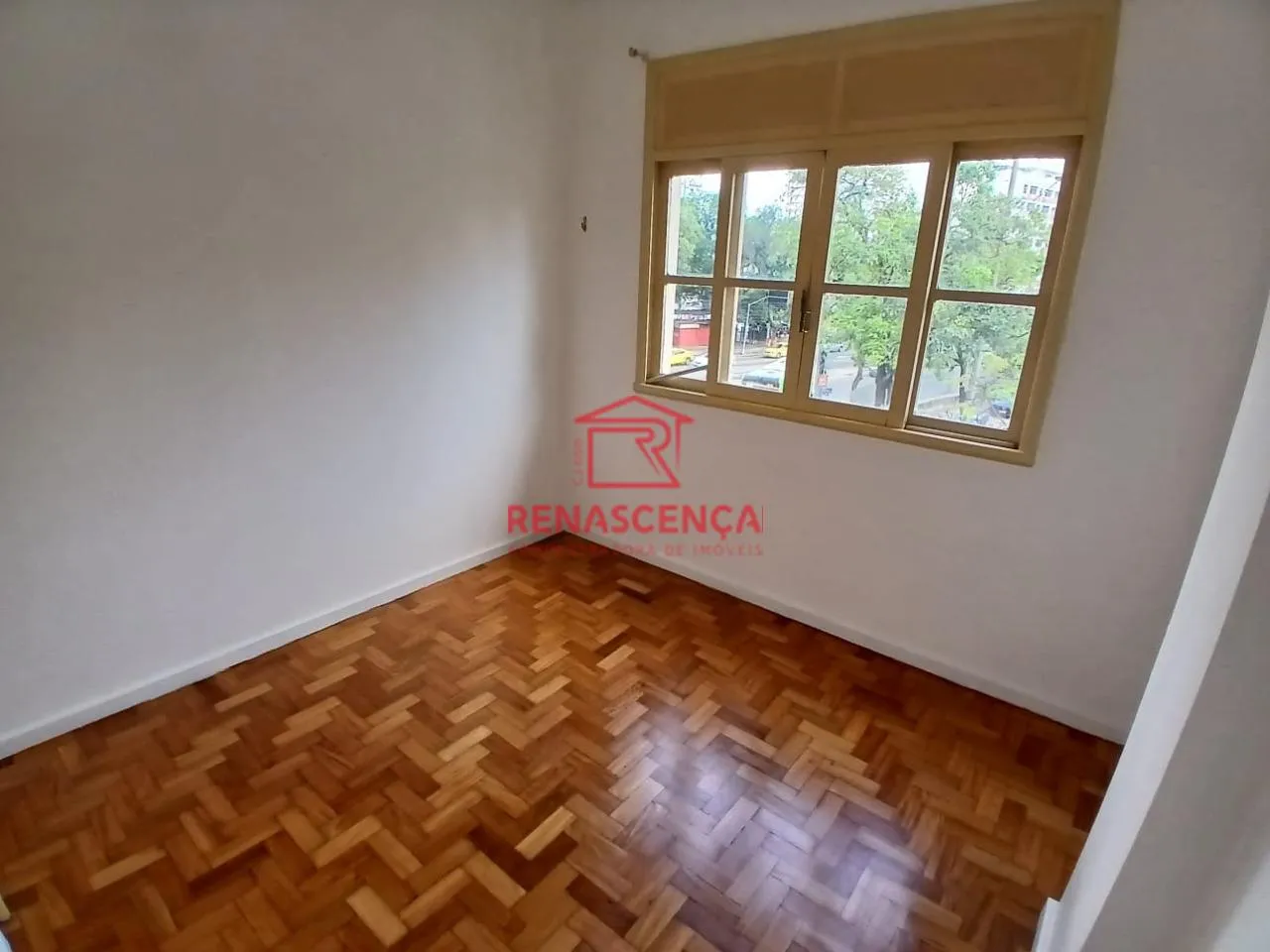 Apartment on the 3rd floor with wood or laminate floors — photo 12