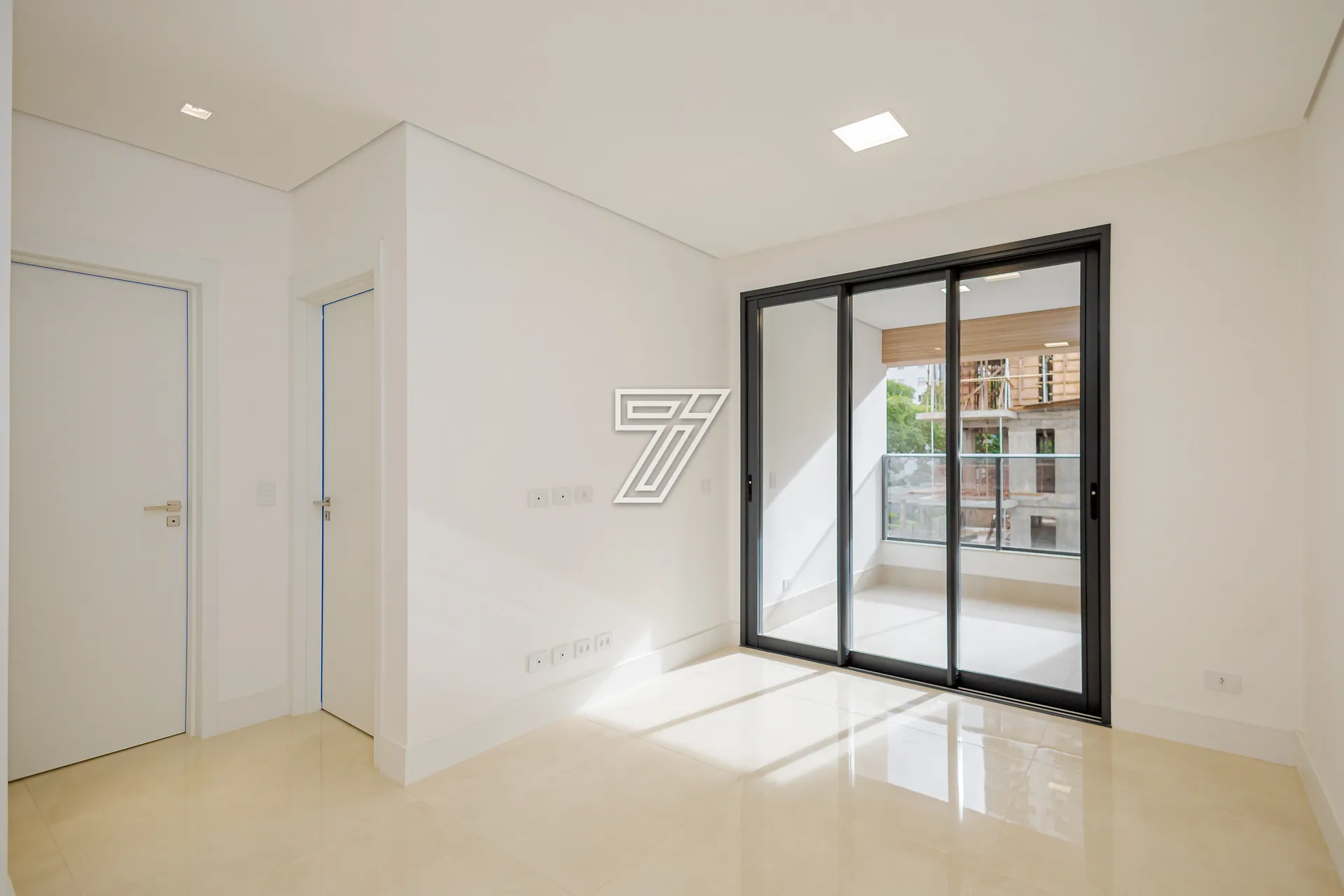 2-bedroom apartment with suite, open kitchen and 2 parking — photo 14