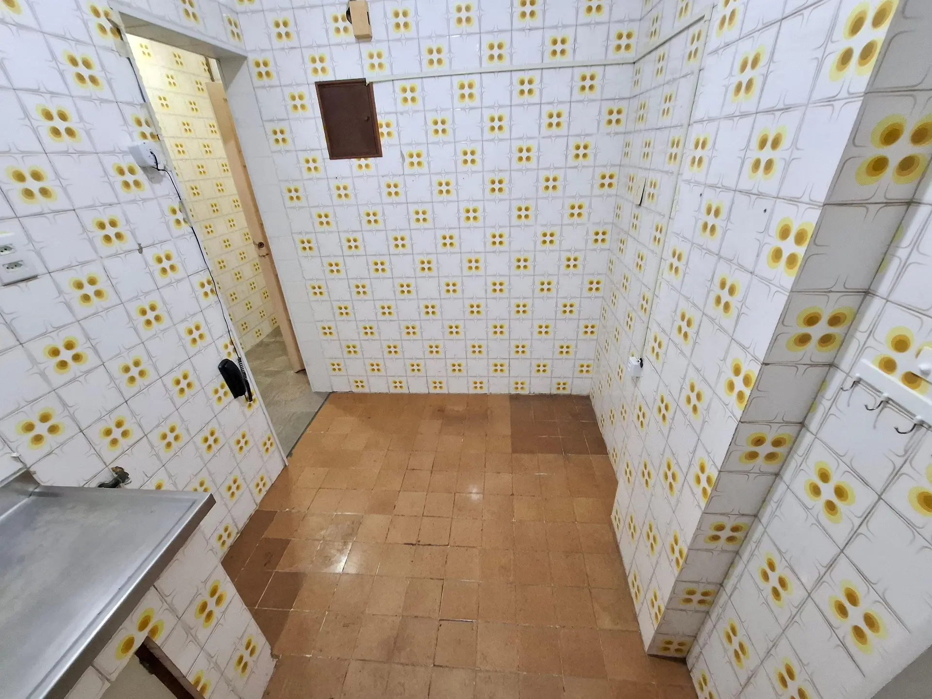 Unfurnished 3-bedroom apartment with 3 bathrooms — photo 11