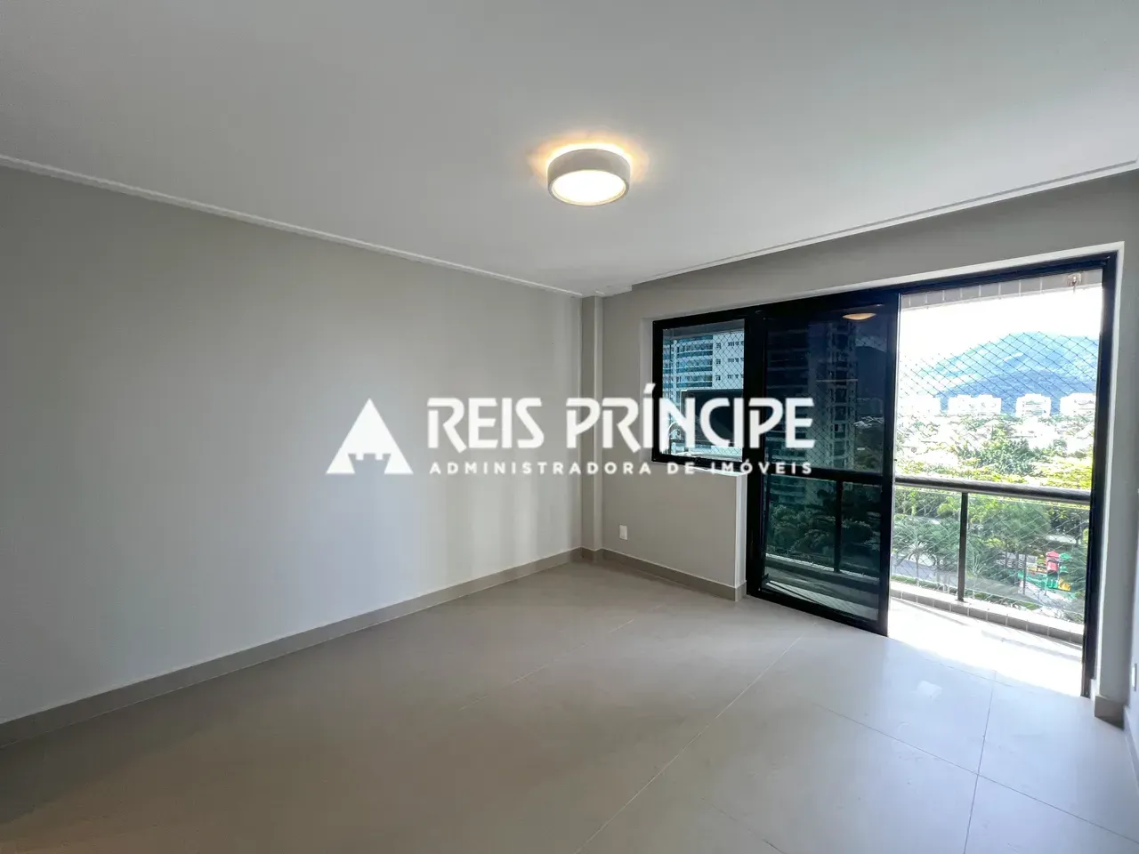 3-bedroom apartment with a suite; balcony and view — photo 13