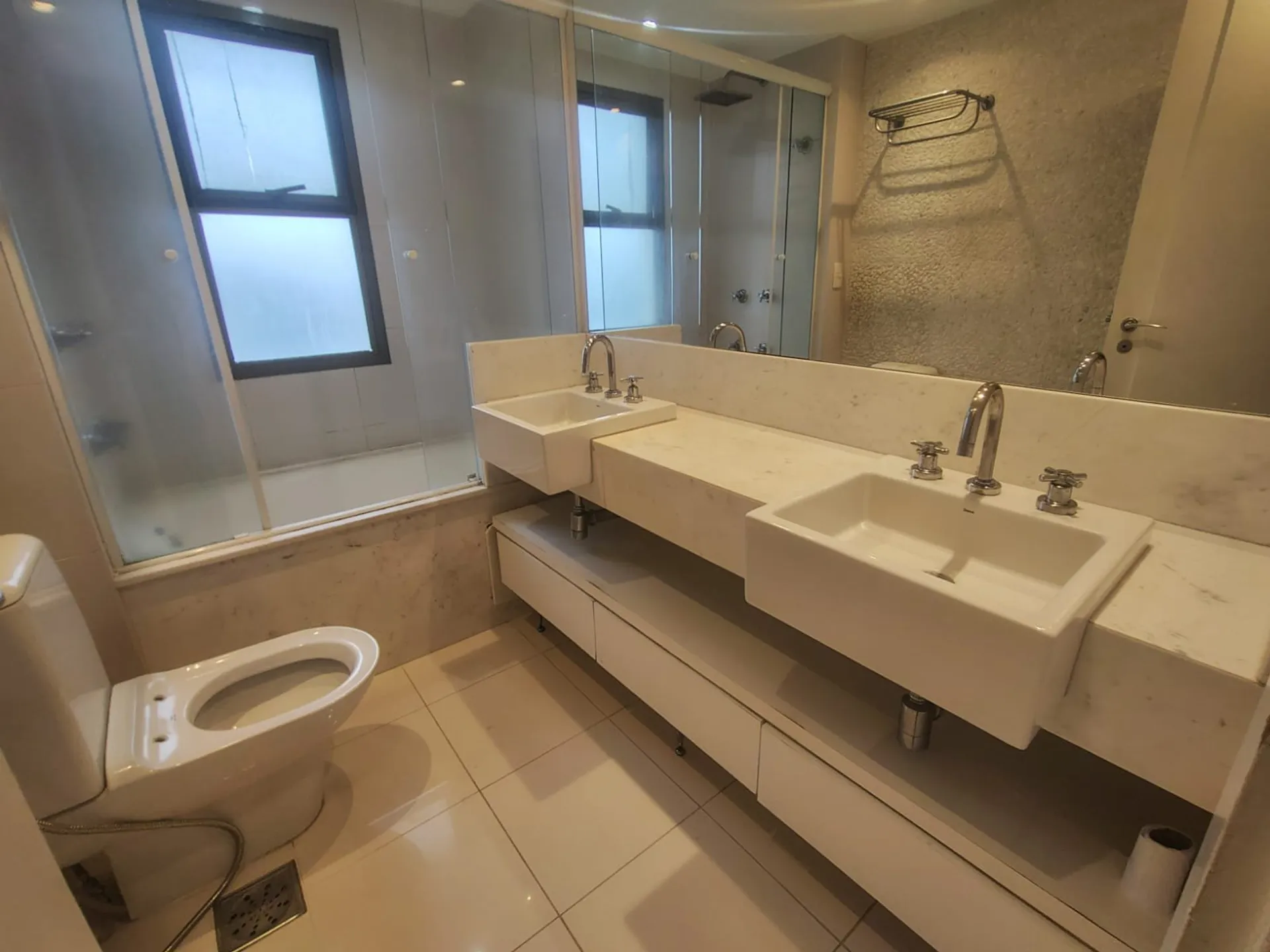 Apartamento de 3 quartos com cozinha separada e 2 vagas — photo 42