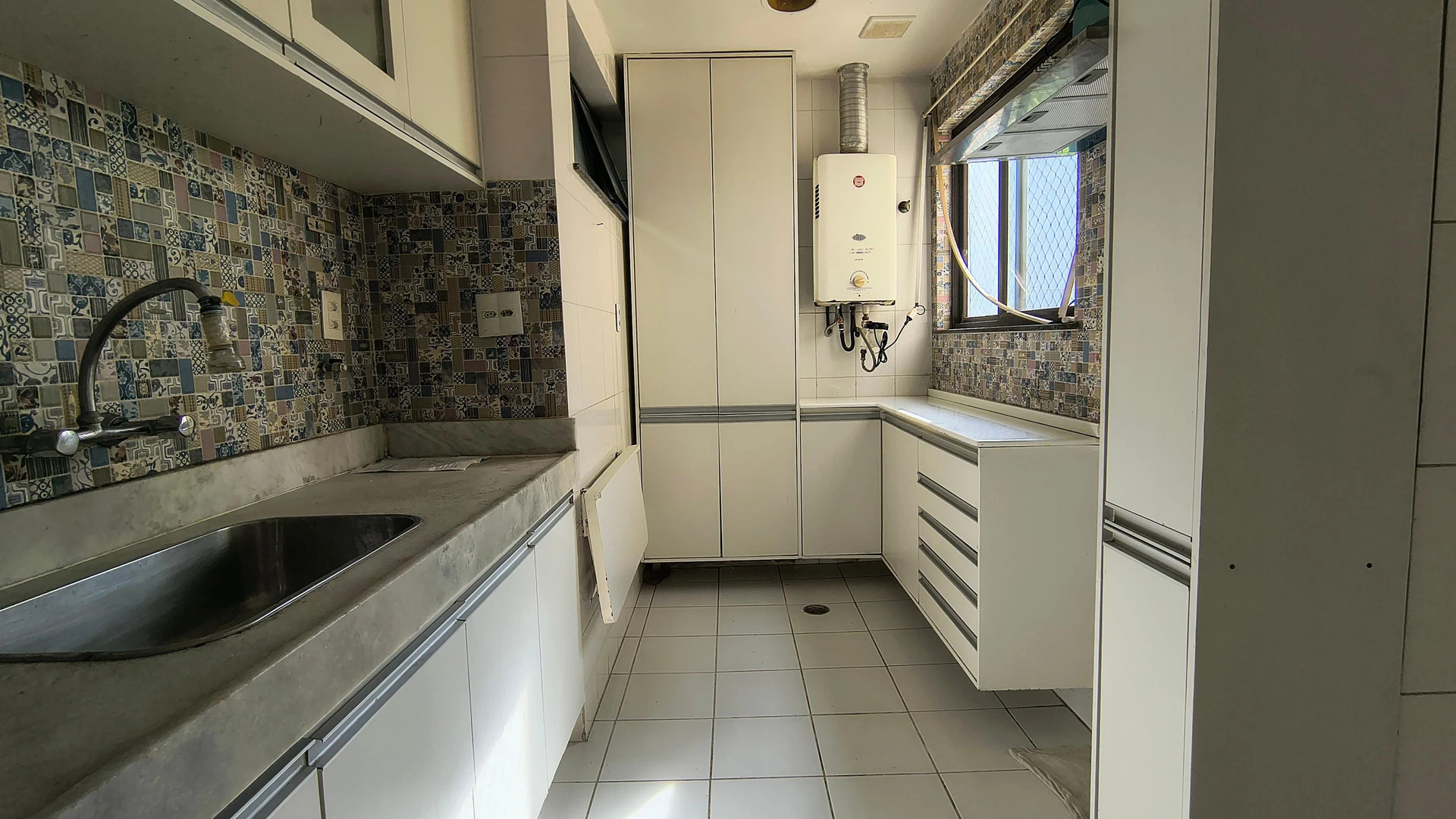 Apartment with 3 en-suite bedrooms and 5 baths, 2 parking — photo 23