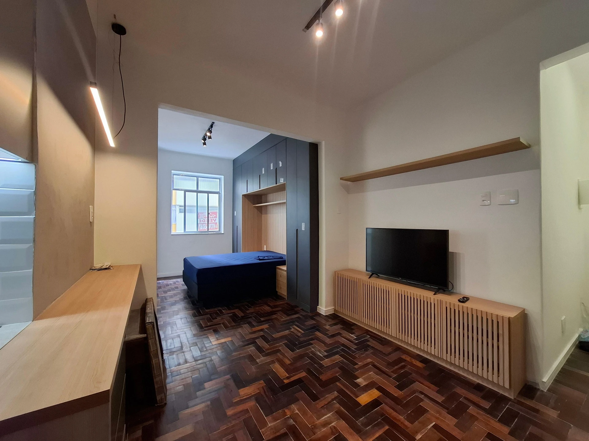 Studio with 1 bedroom and 1 bathroom no parking — photo 7