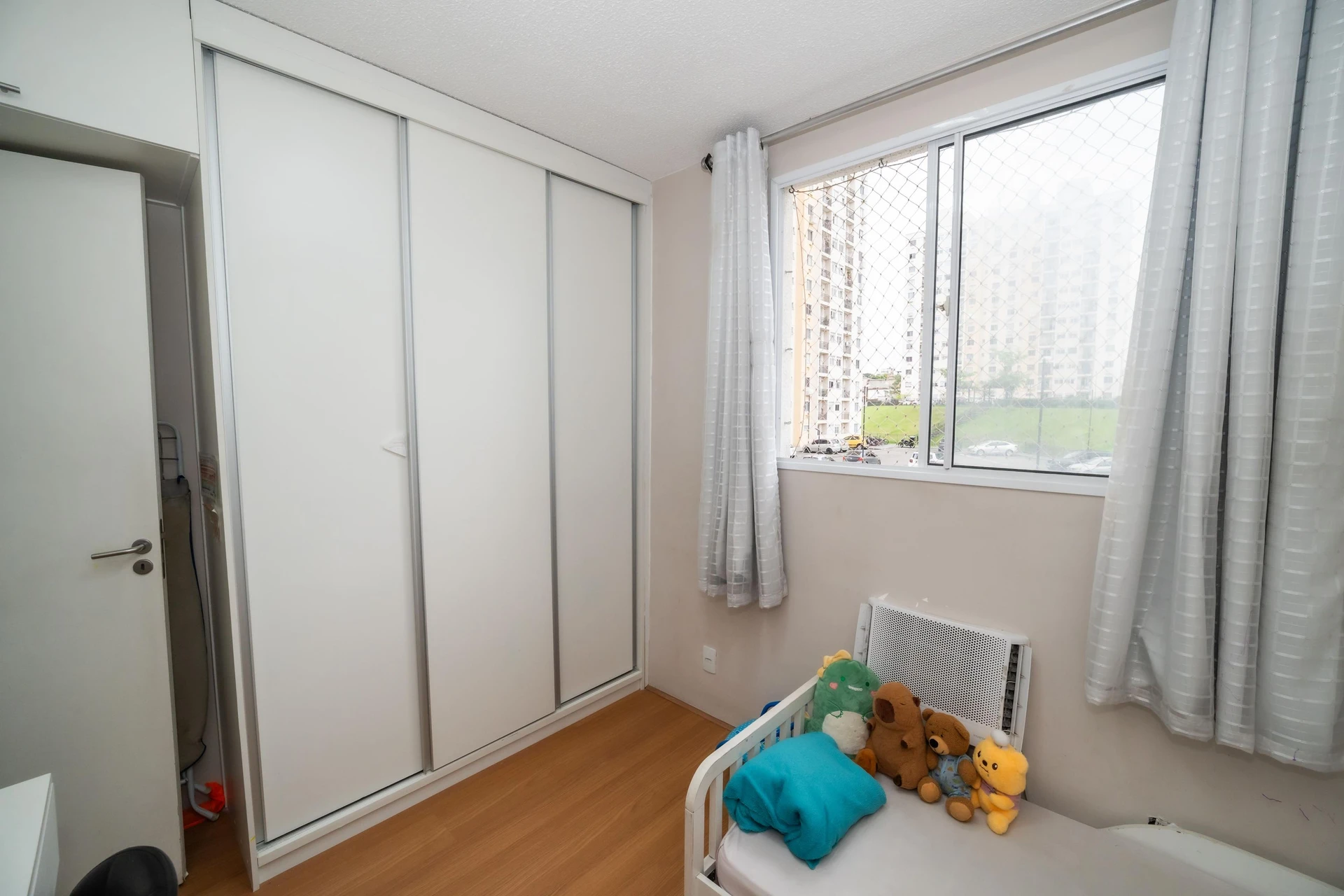 Furnished apartment, 48 m², with a grill on the balcony — photo 29