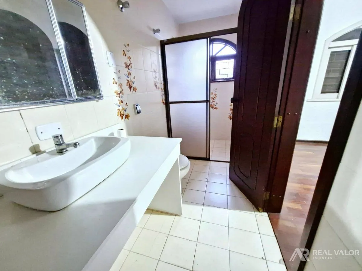 Furnished house with 8 bedrooms and 510 m² — photo 8