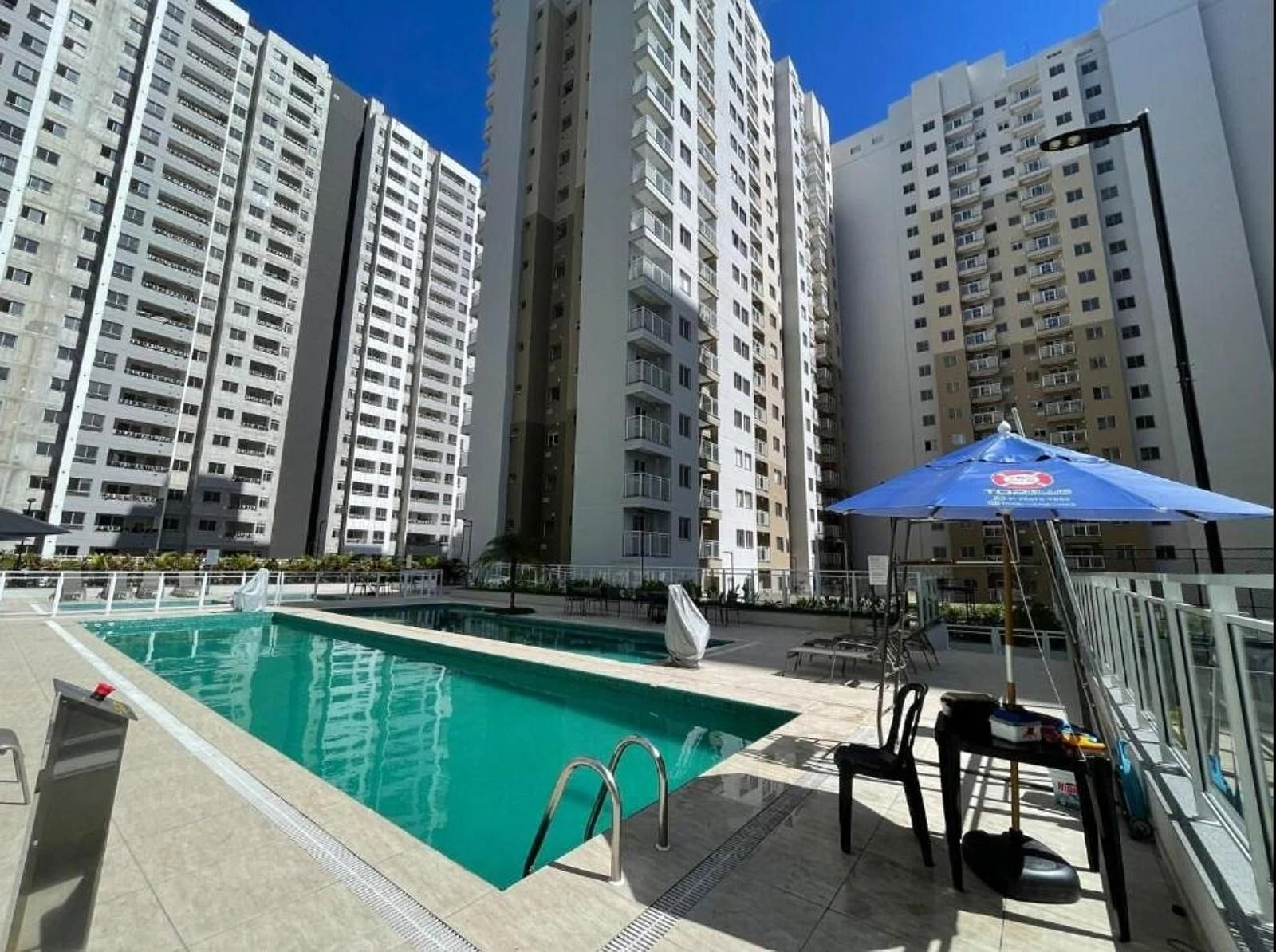 2-bedroom apartment with balcony and laundry area — photo 22